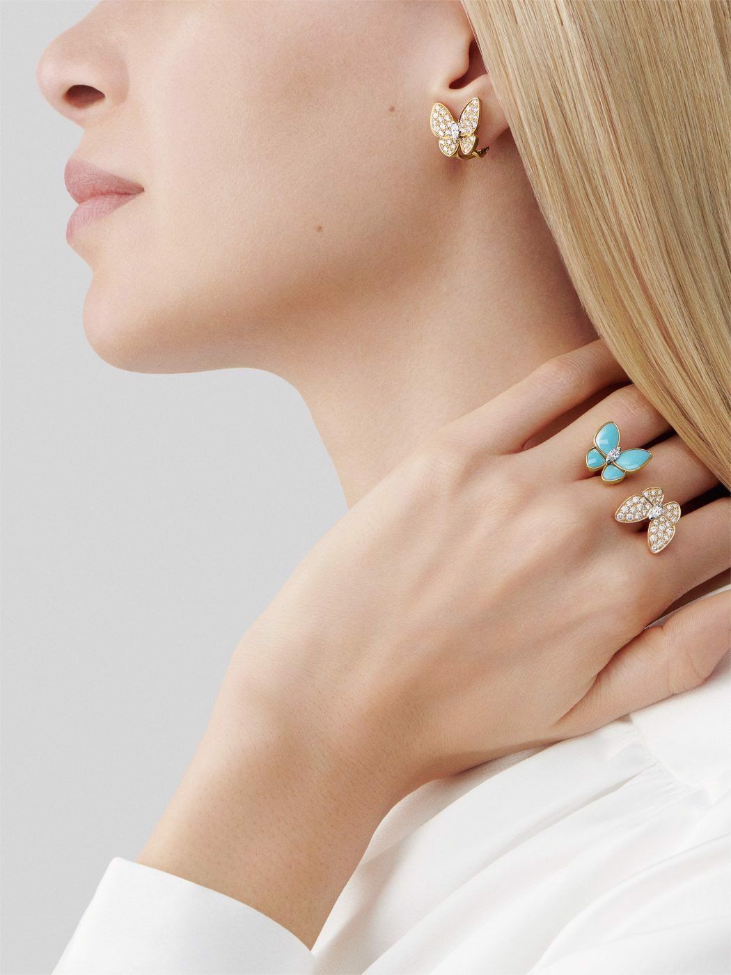 VCA Butterfly Between the Finger ring
