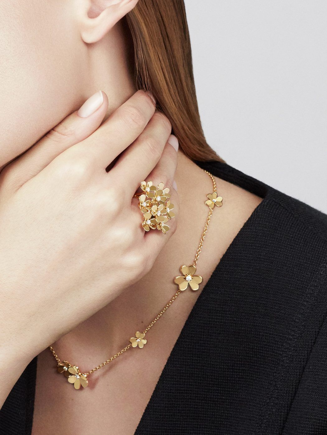 VCA Frivole ring, 8 flowers