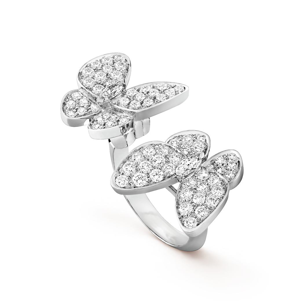 VCA Butterfly Between the Finger ring
