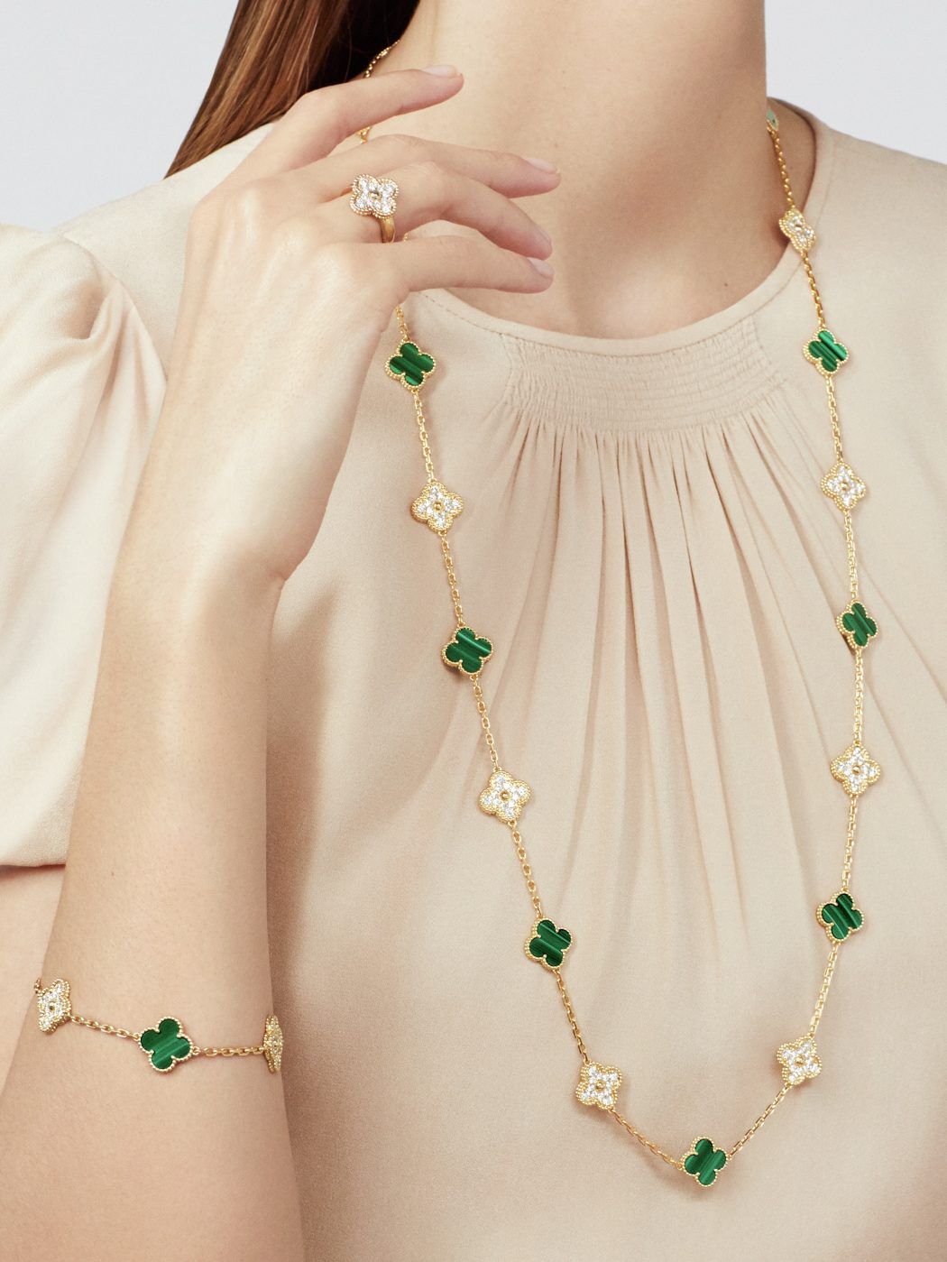 VCA Vintage Alhambra ring