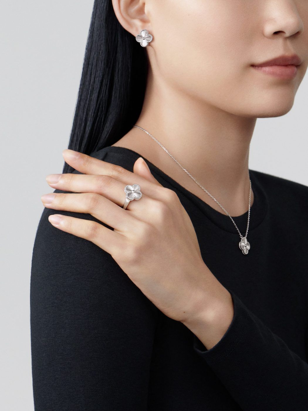 VCA Vintage Alhambra ring