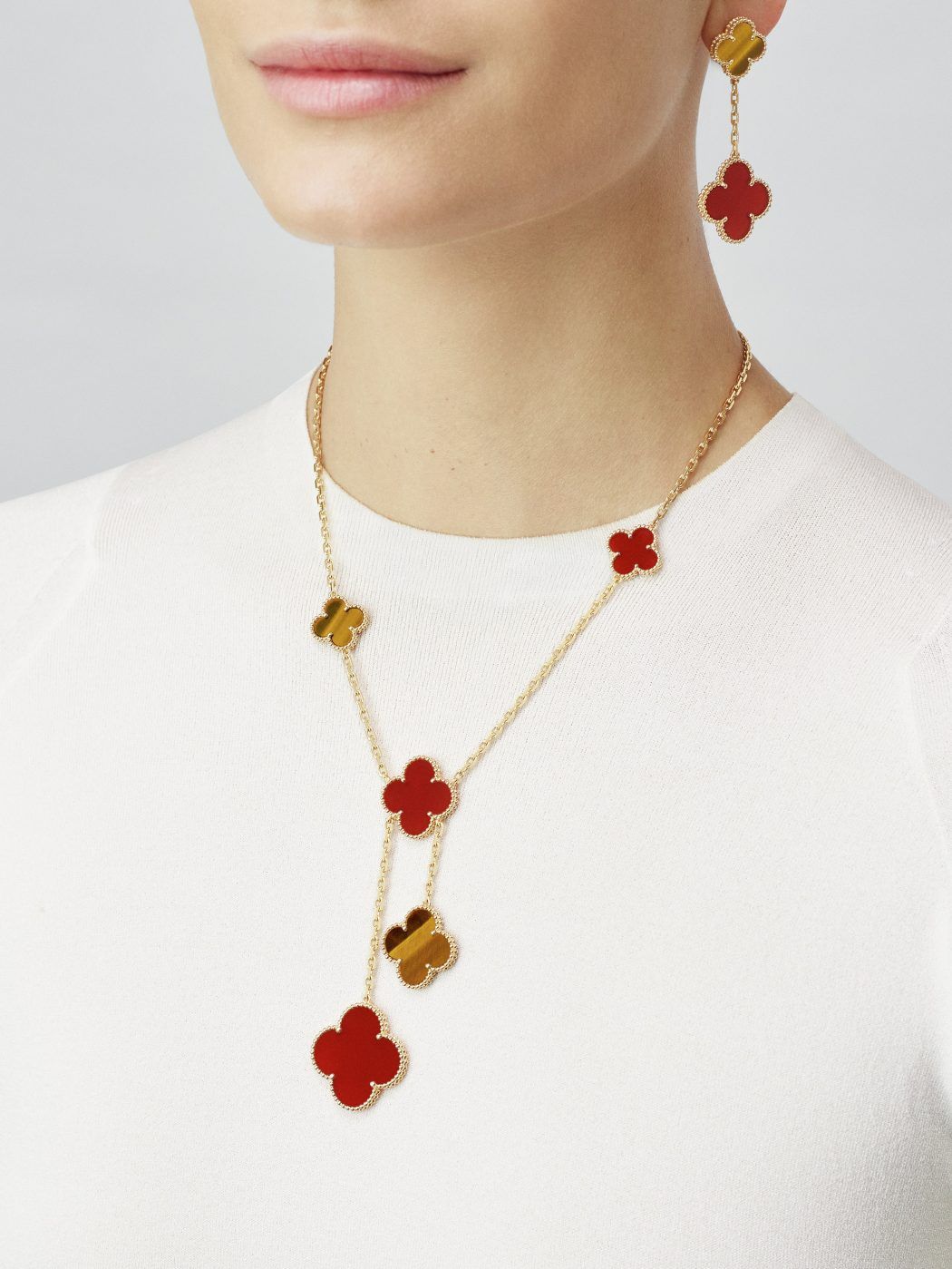 VCA Magic Alhmbra earrings, 2 motifs