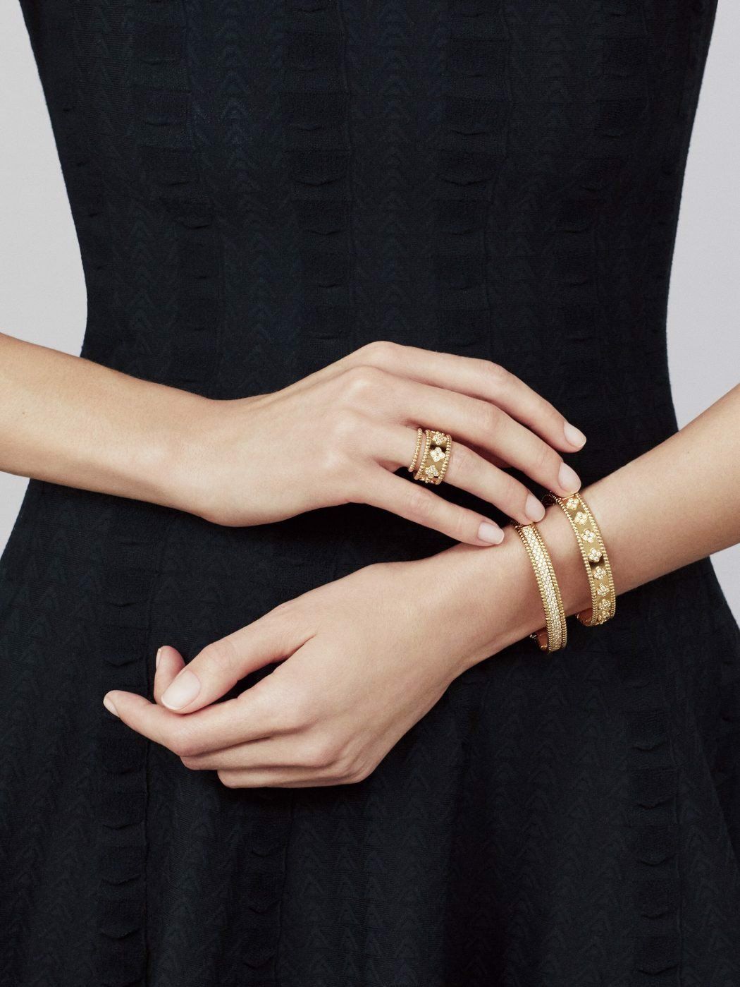 VCA Perlée diamonds bracelet, 3 row
