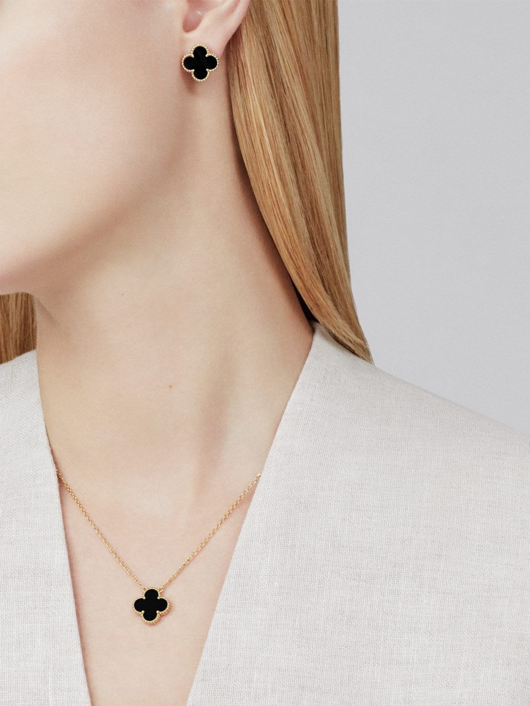 VCA Vintage Alhambra pendant