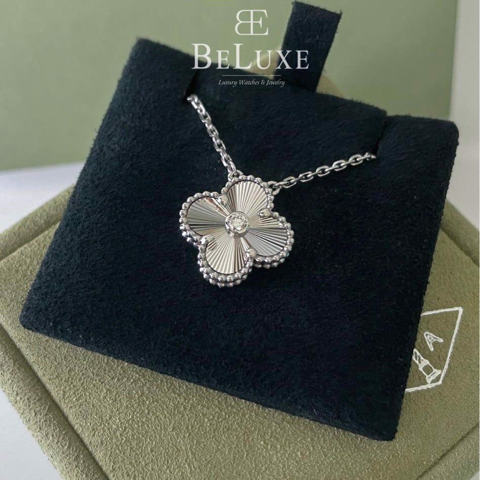 VCA Holiday pendant