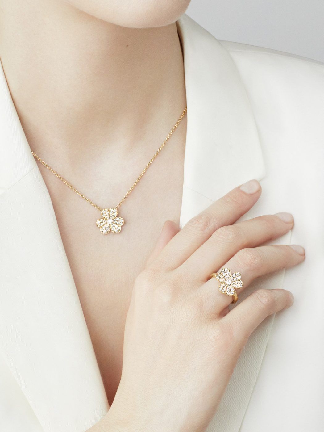 VCA Frivole ring, 1 flower