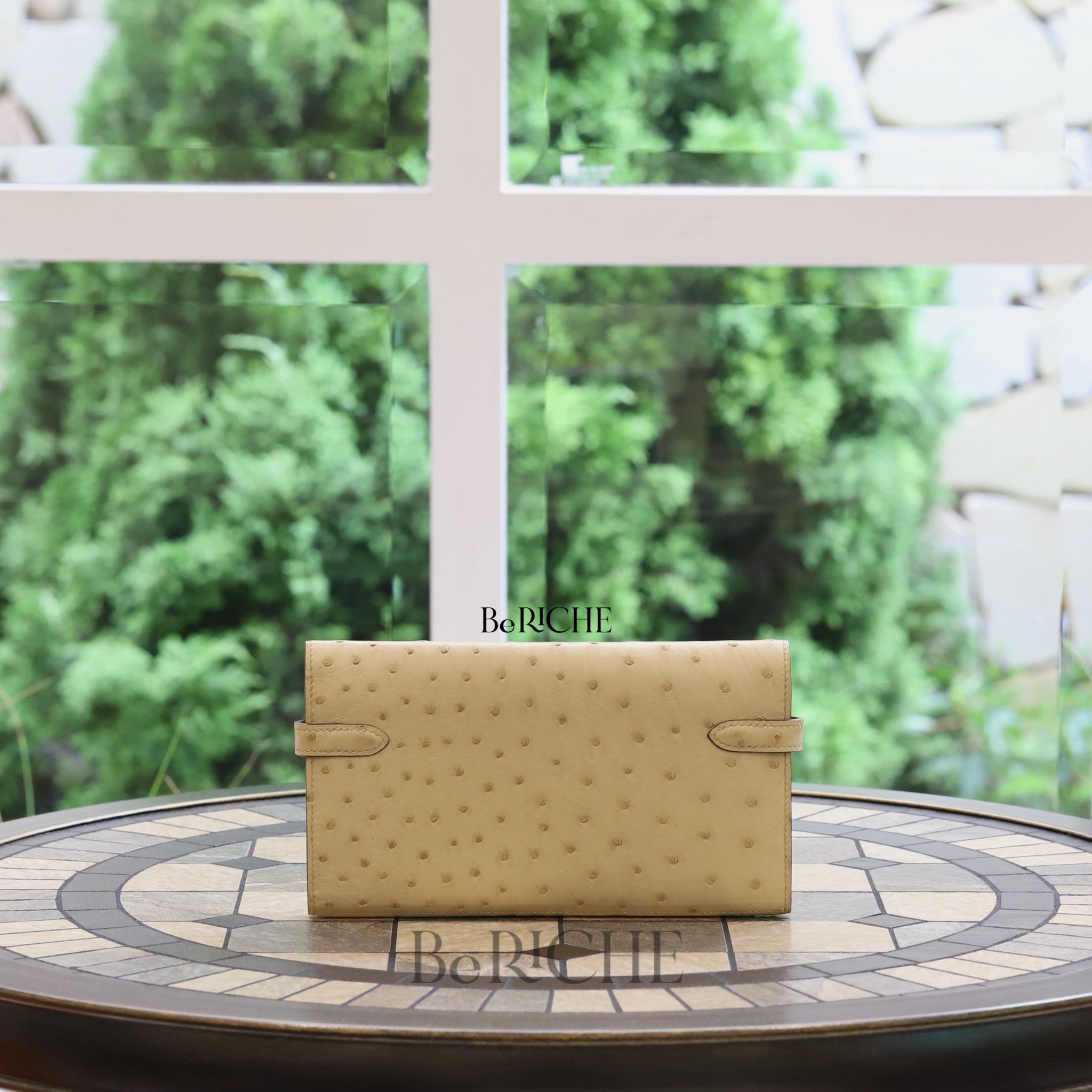 Kelly Wallet Ostrich Parchemin GHW