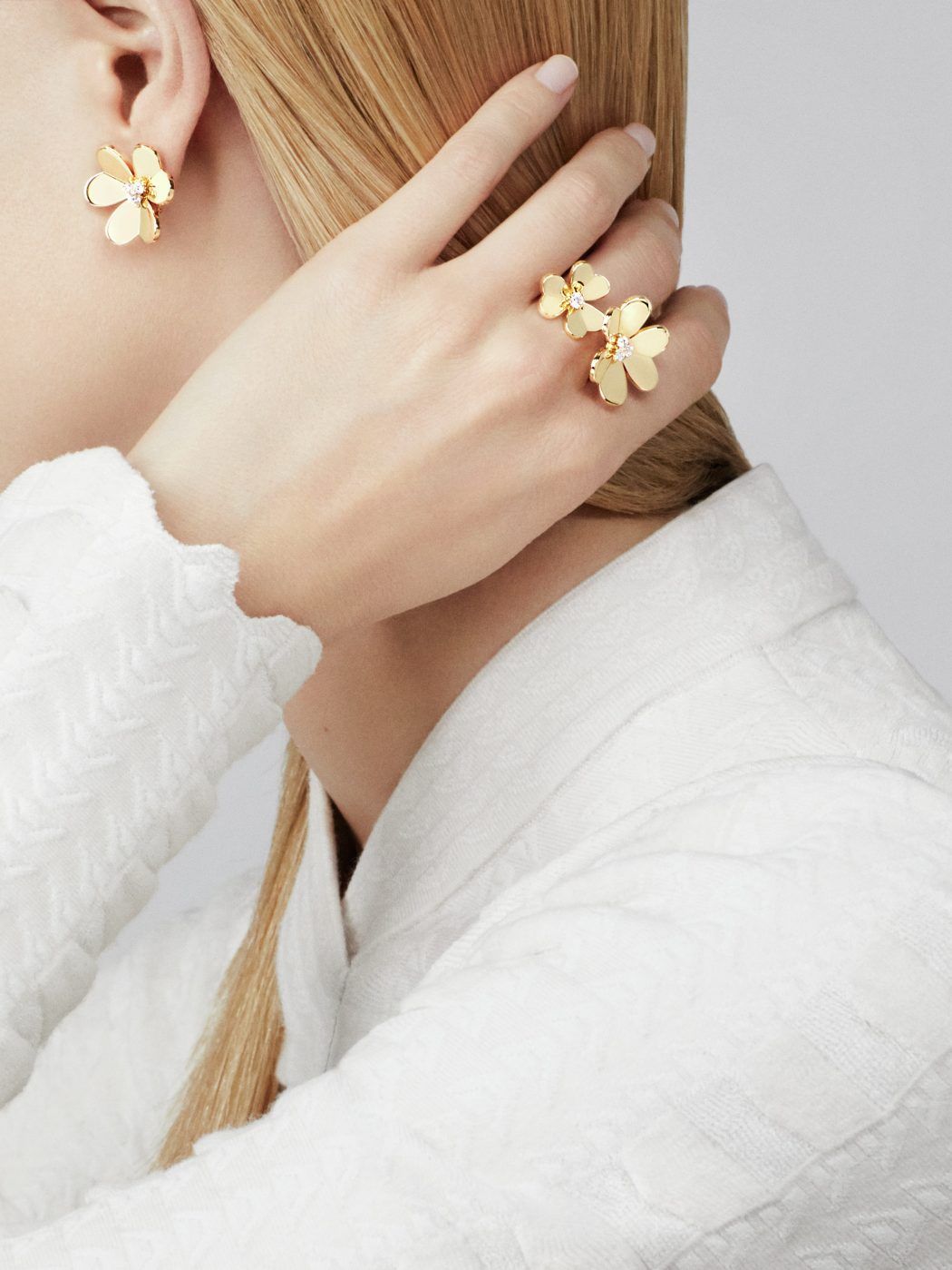 VCA Frivole earrings, large model