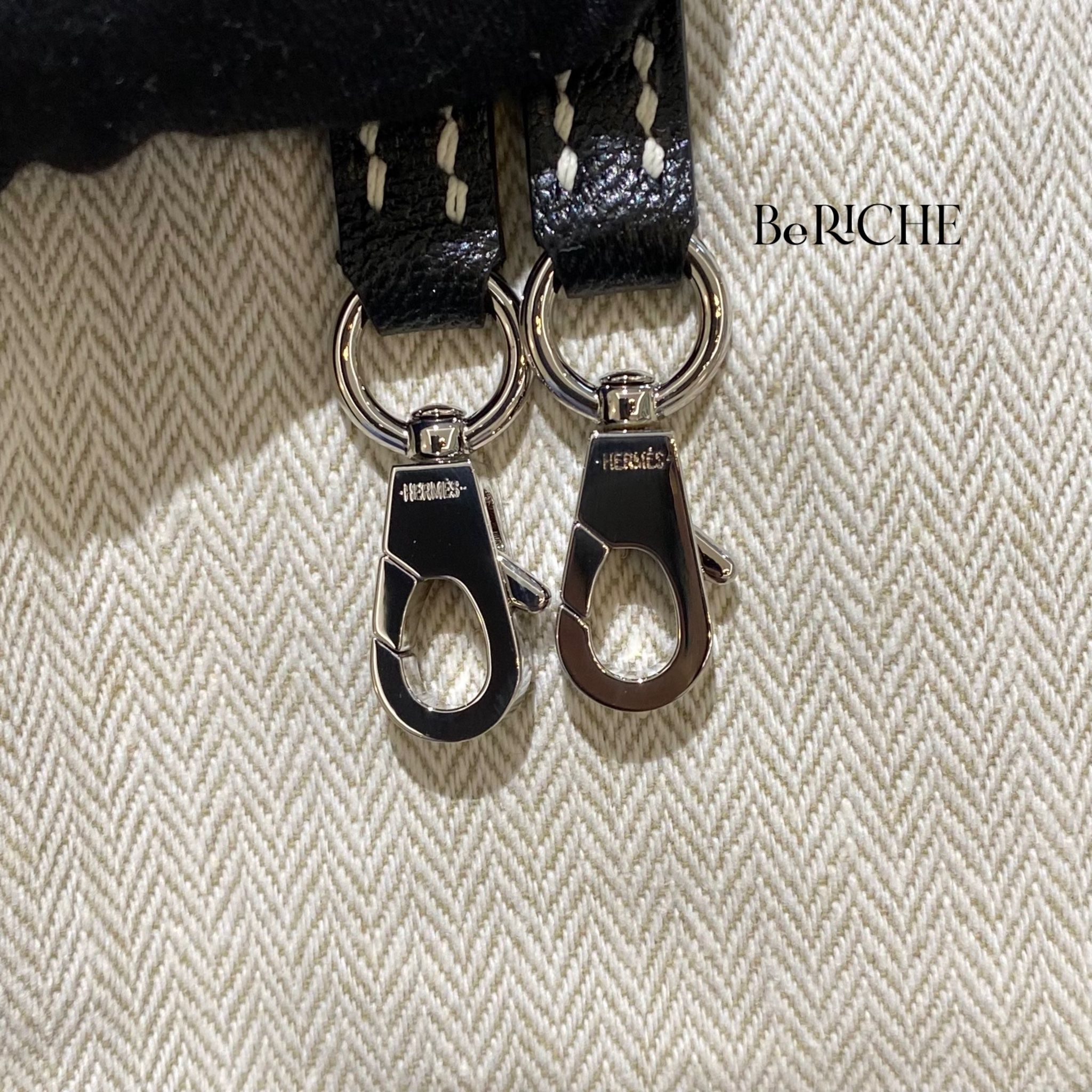 Kelly mini Hss K20 Chevre Blanc/ Black PHW