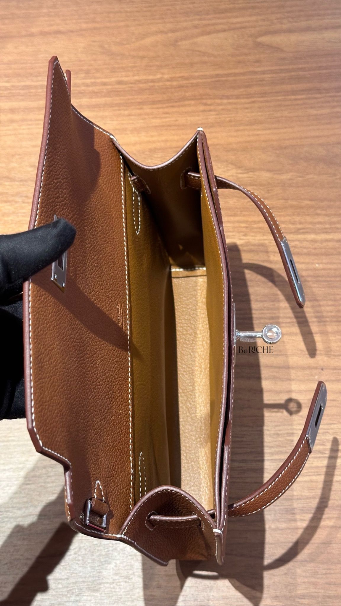 Kelly Depeches 25 Pouch Barenia Faubourg calfskin FAUVE PHW