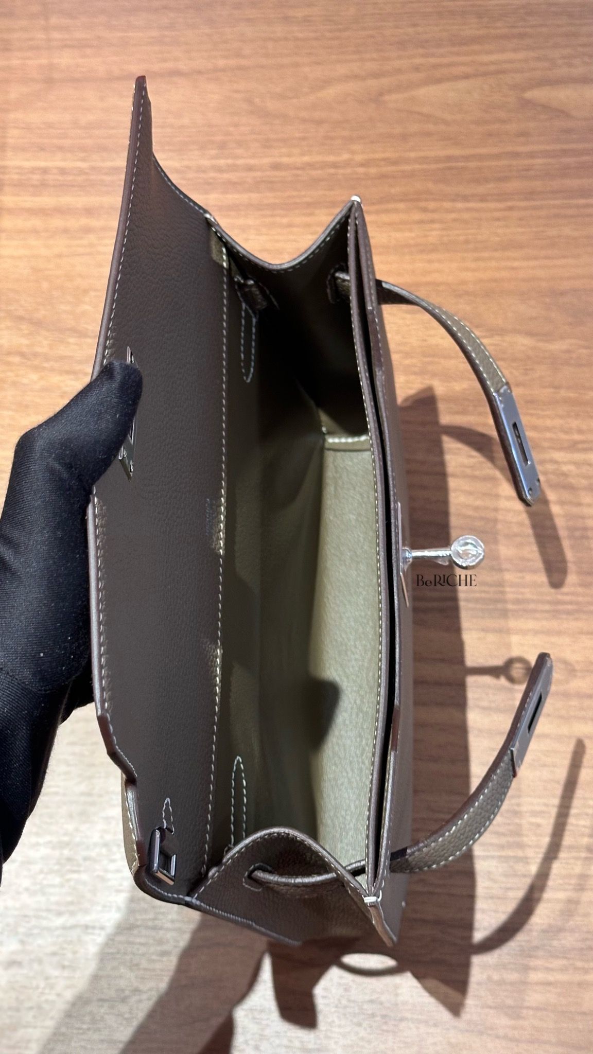Kelly Depeches 25 Pouch Togo Etoupe PHW