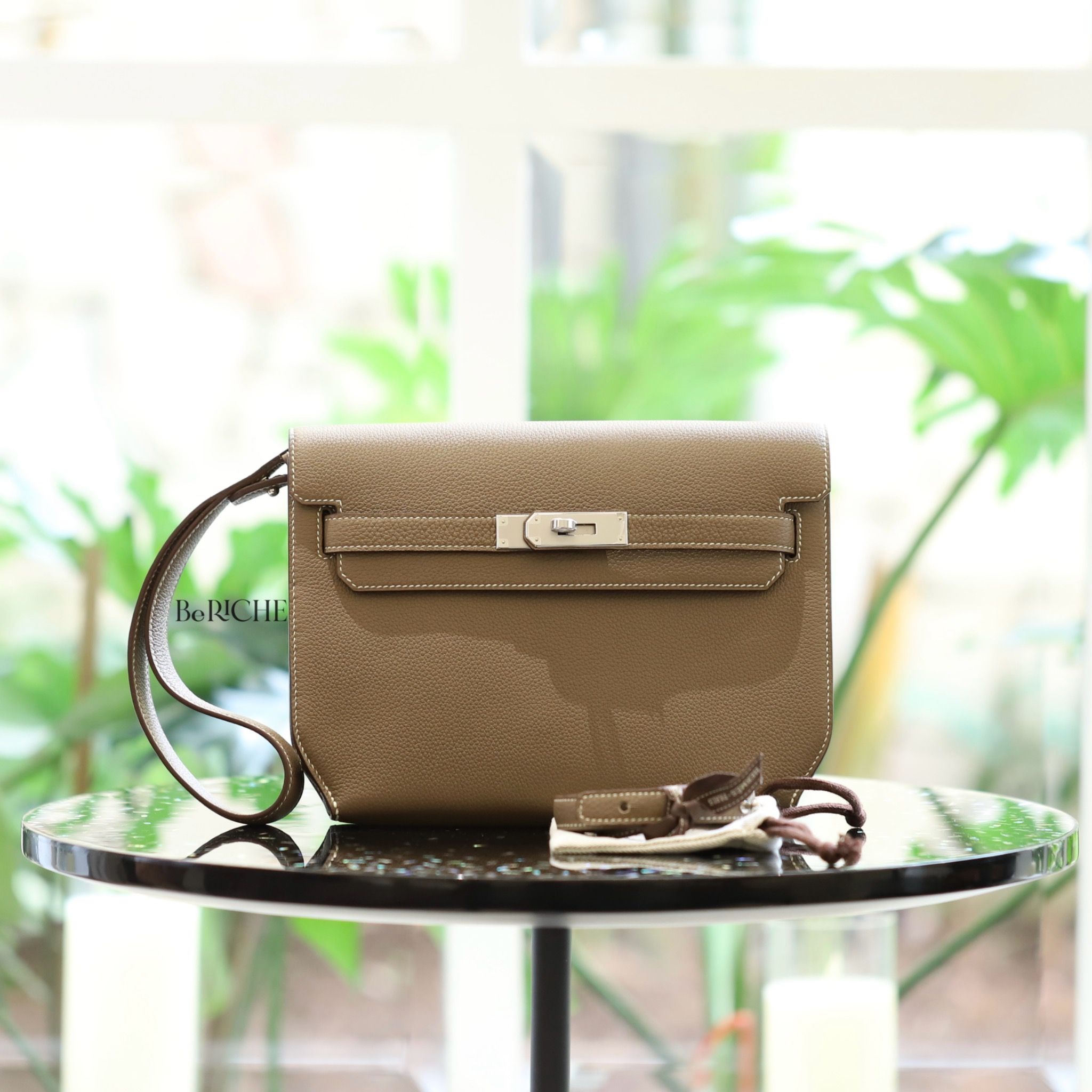Kelly Depeches 25 Pouch Togo Etoupe PHW