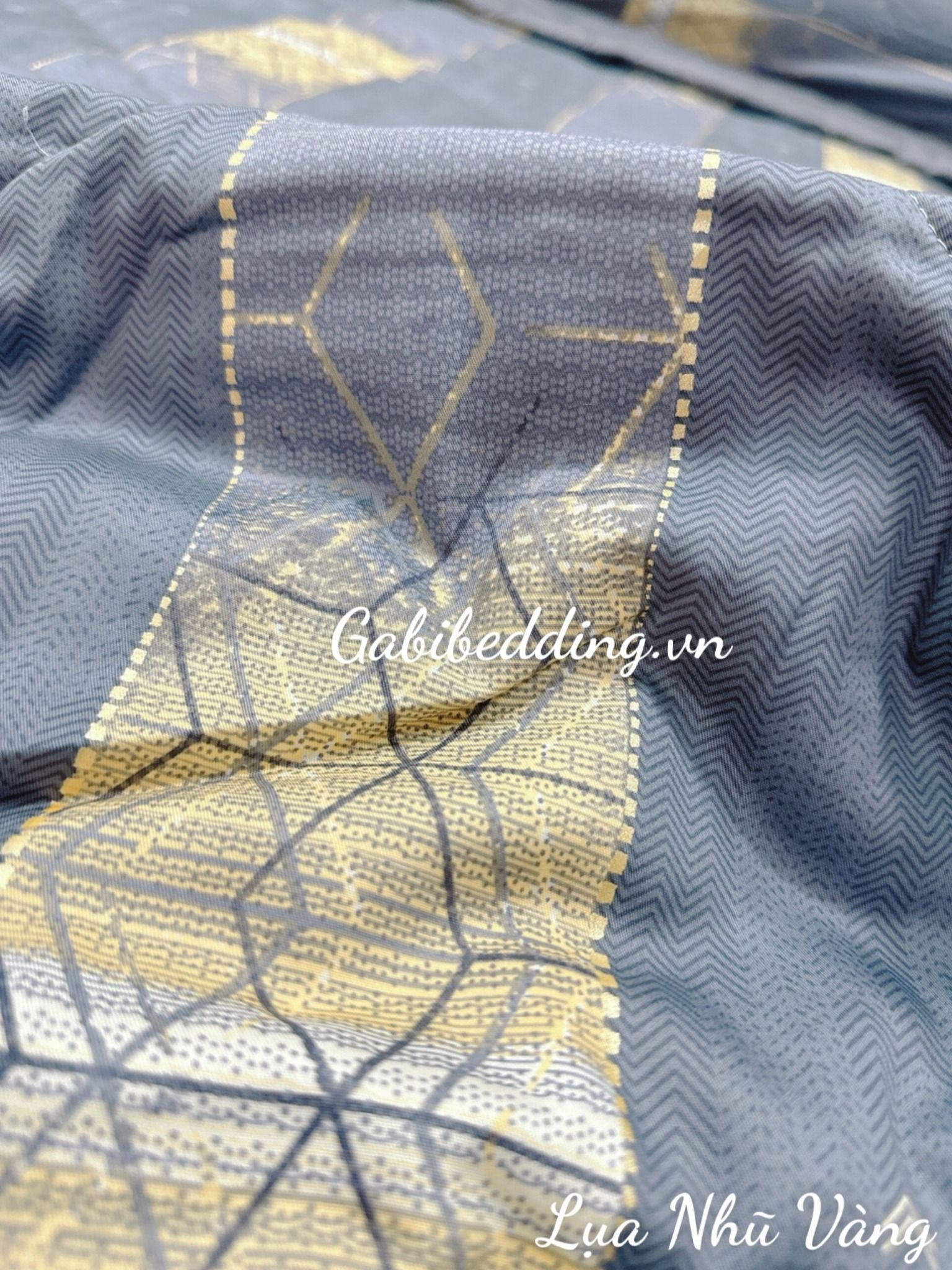 Satin Lụa Nhũ Vàng