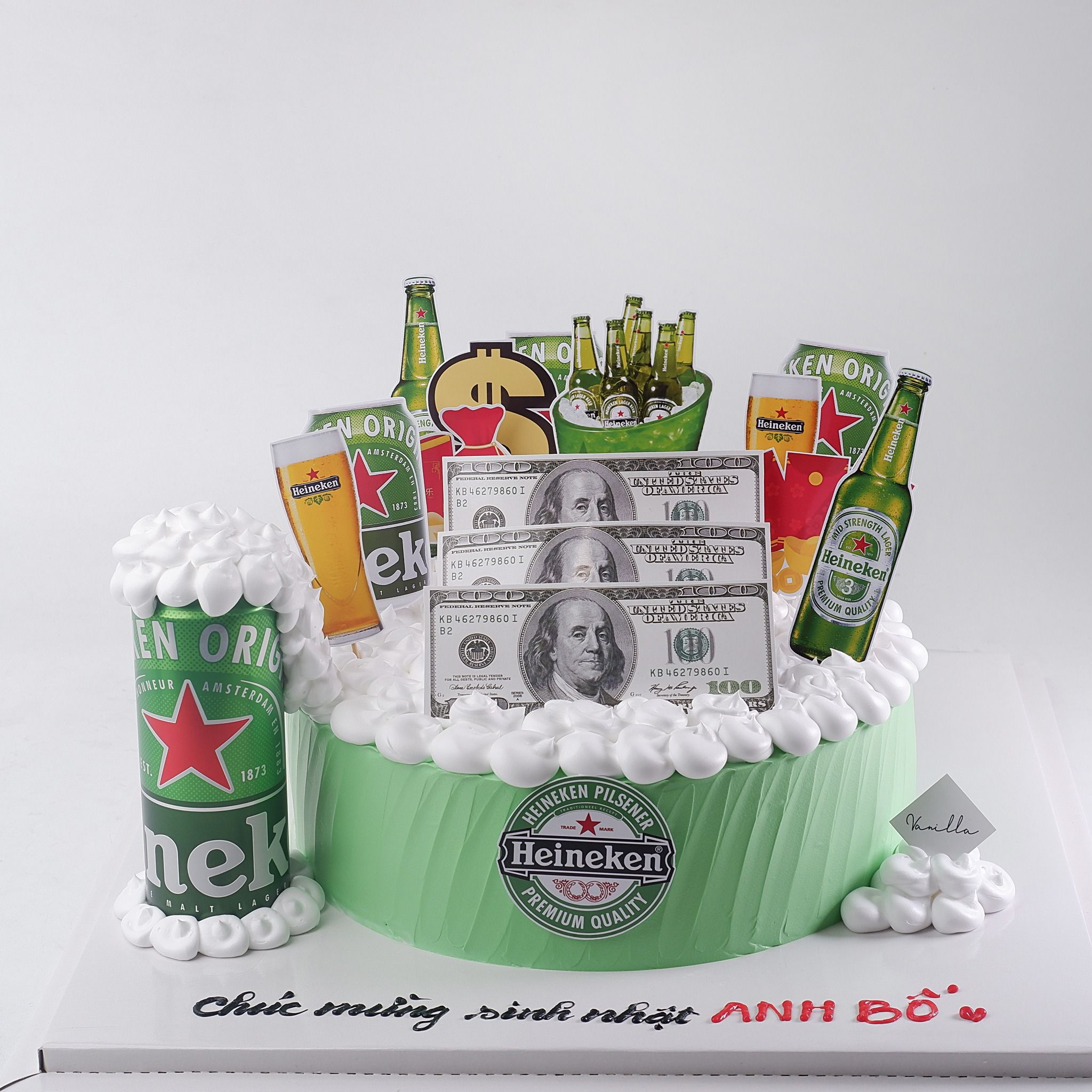 Bánh gắn topper bia heineken