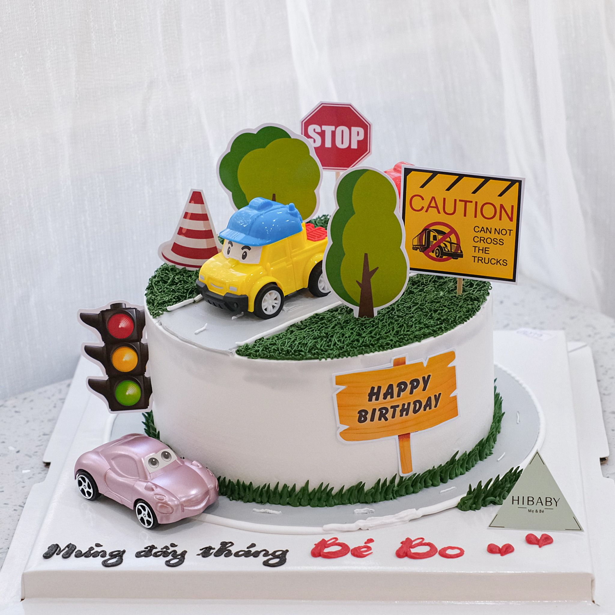 Bánh trang trí chủ đề xe