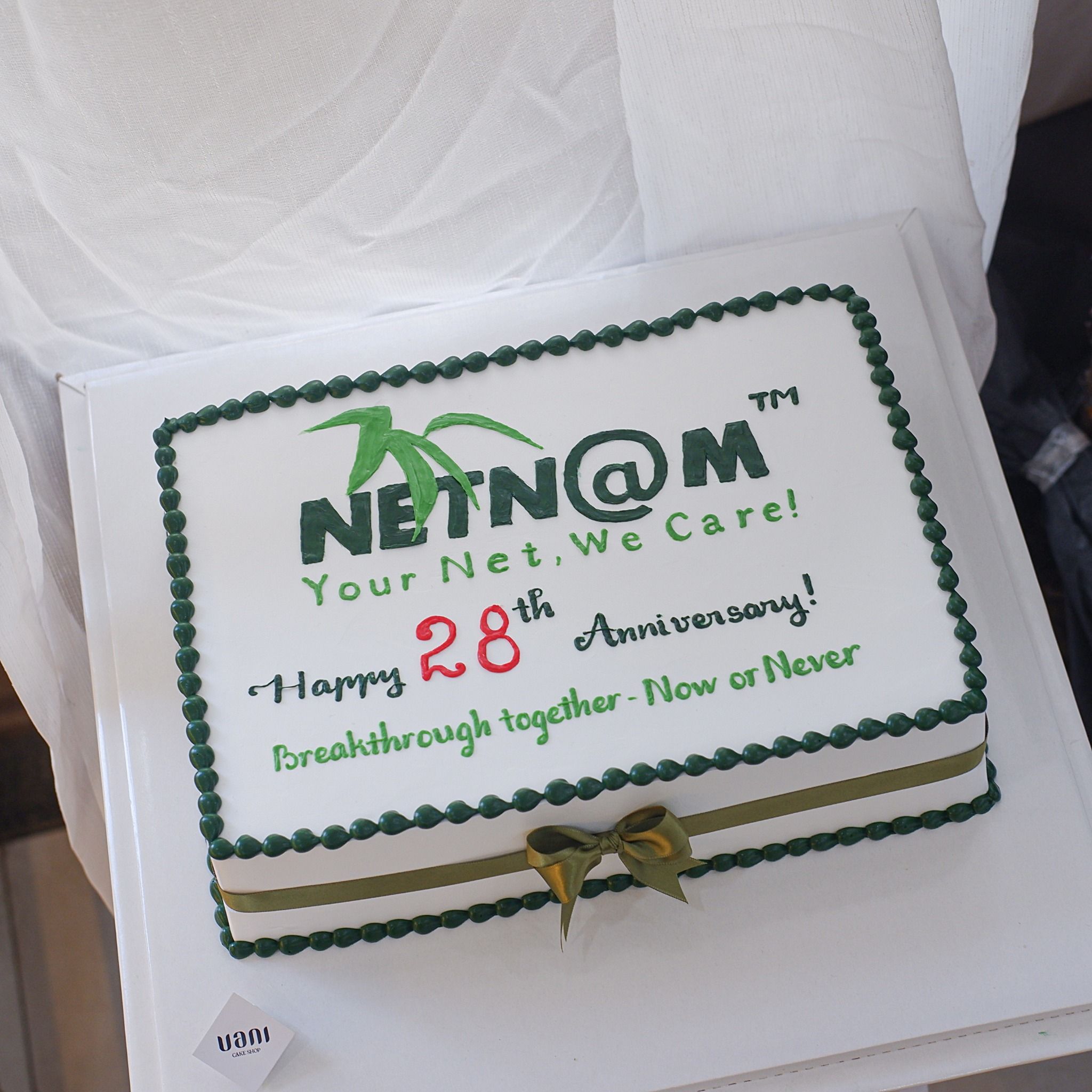 Bánh kỉ niệm công ty có logo