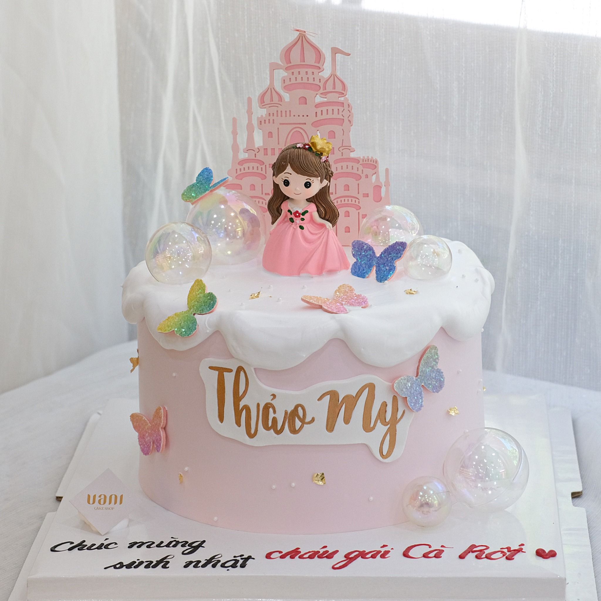 Bánh gắn tương búp bê