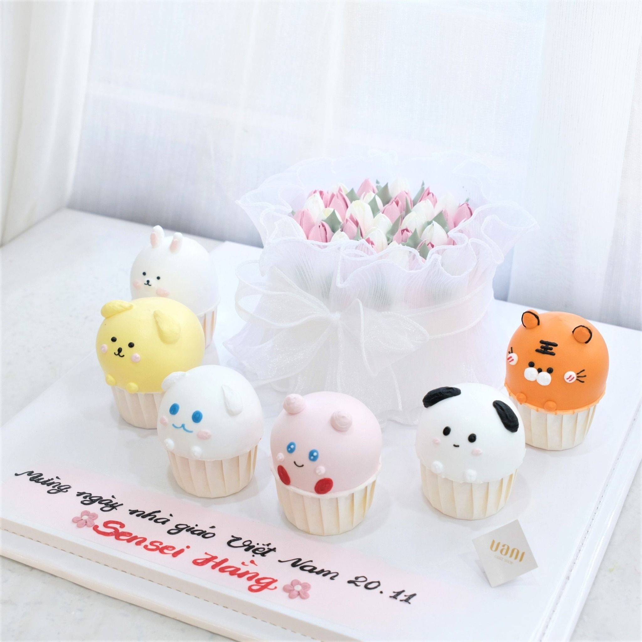set bánh kem hoa tulip + cupcake thú
