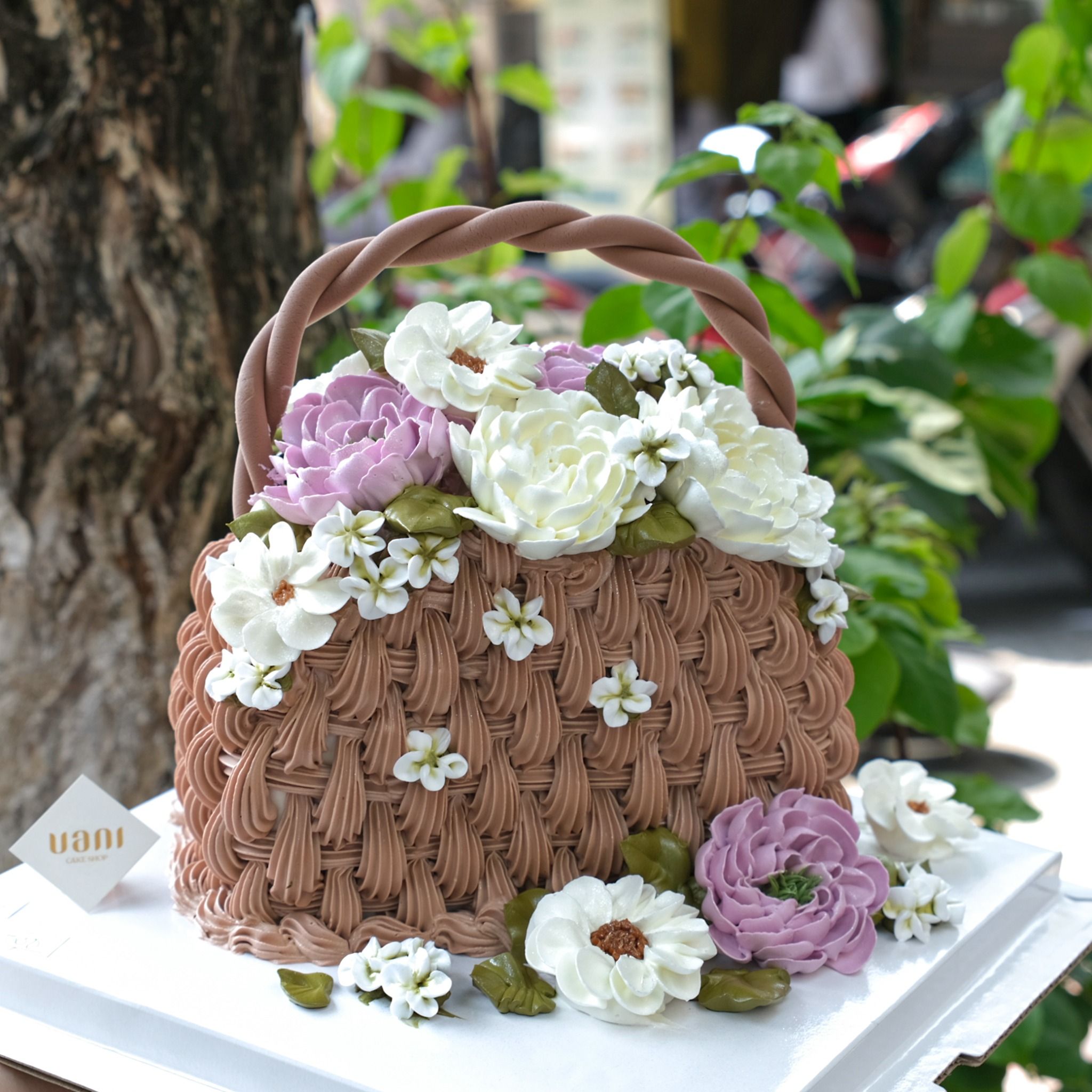 Bánh giỏ hoa kem