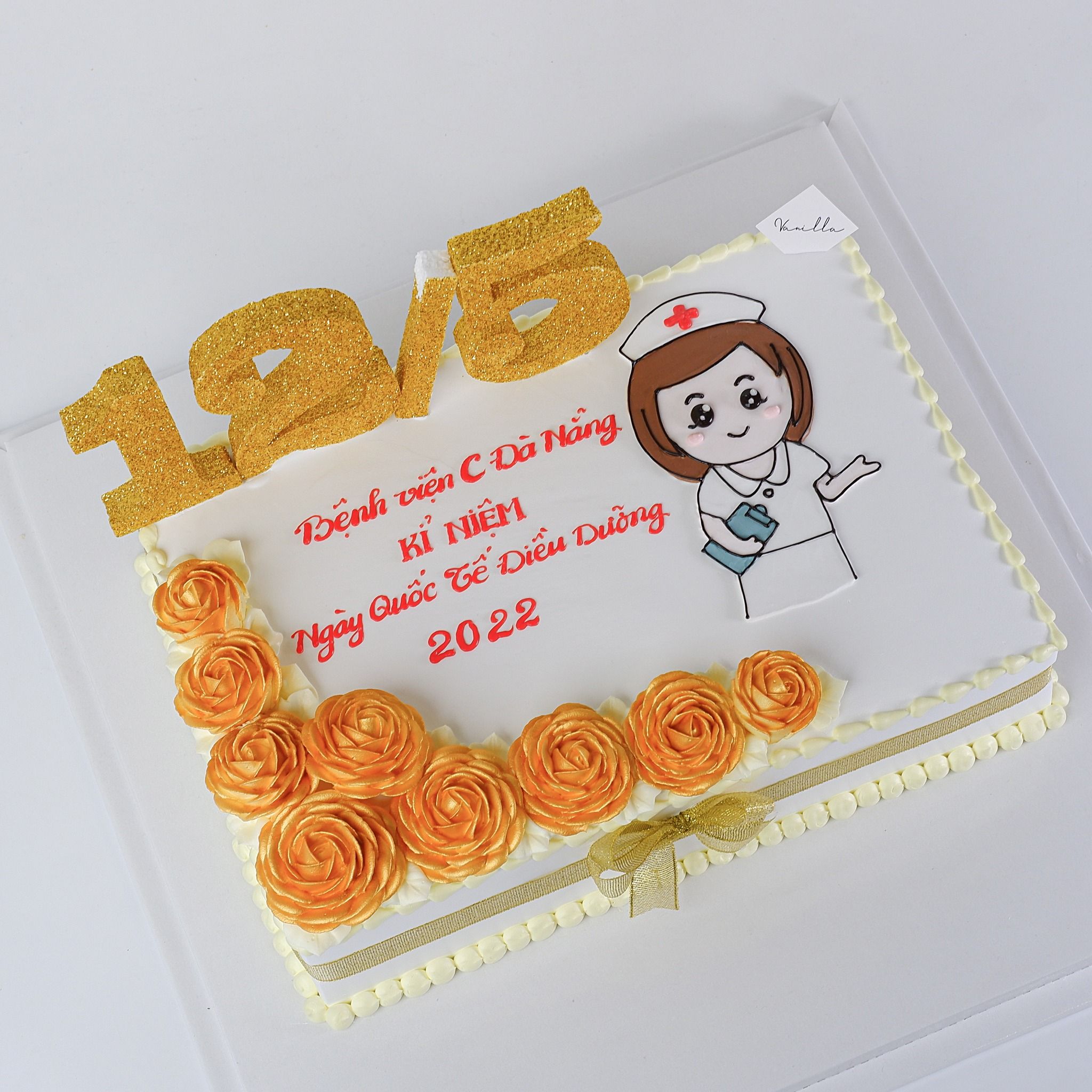 Bánh vẽ y tá - Bánh kem sinh nhật Đà Nẵng
