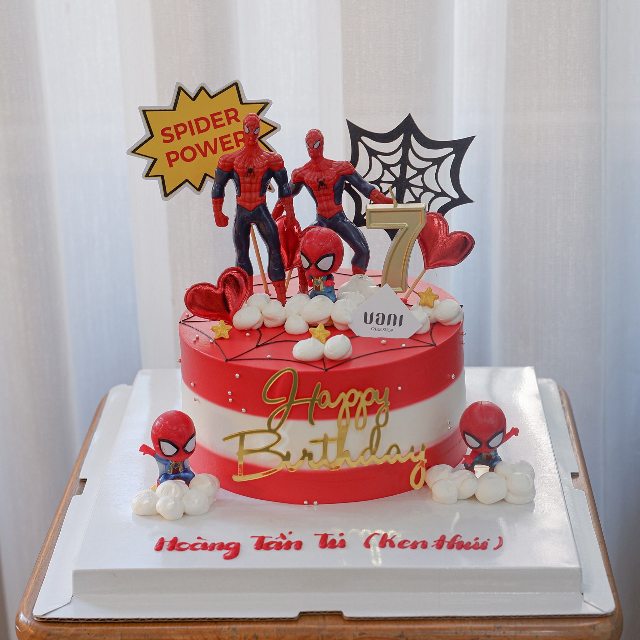 Bánh trang trí người nhện- Spider man