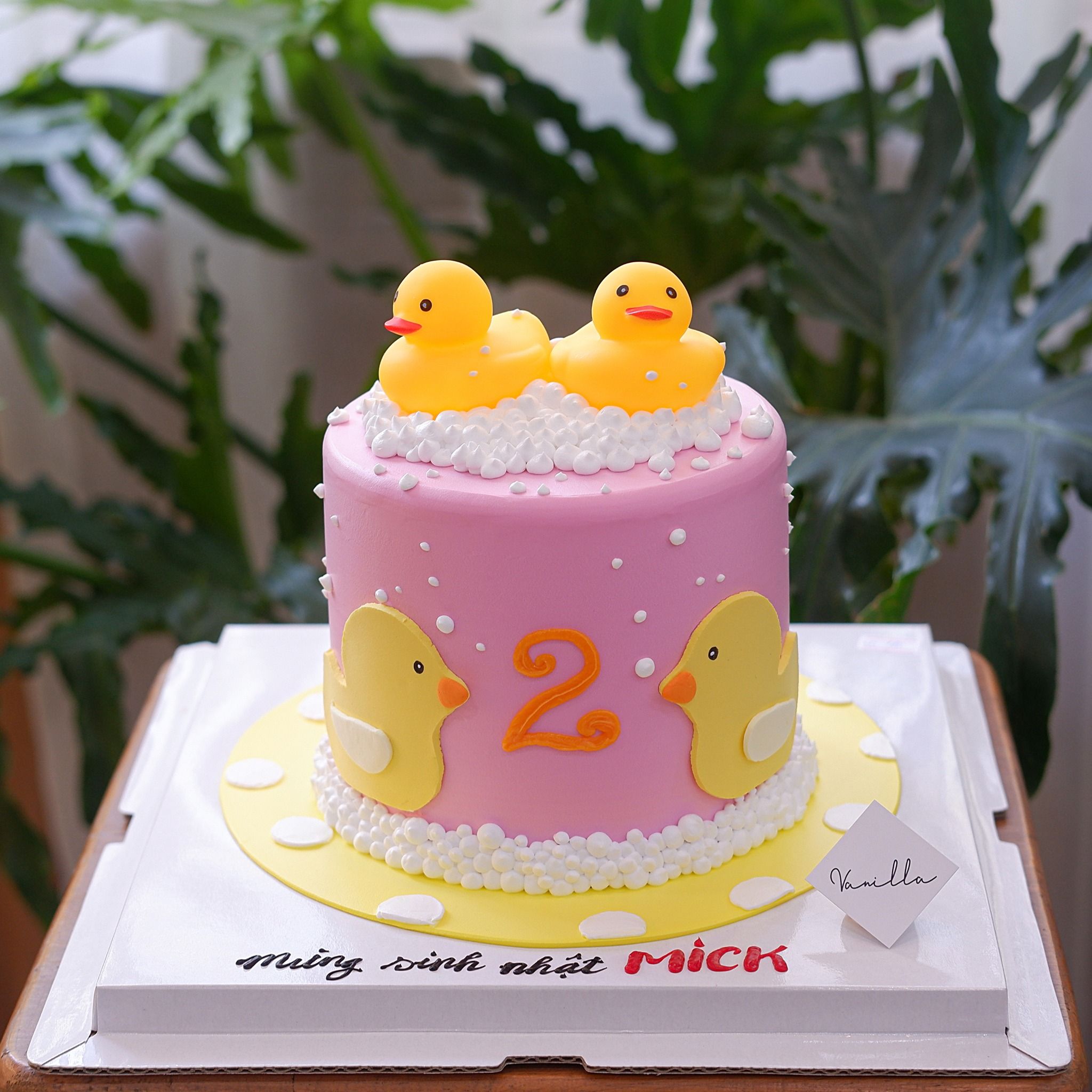 Bánh nặn tạo hình gắn con vịt