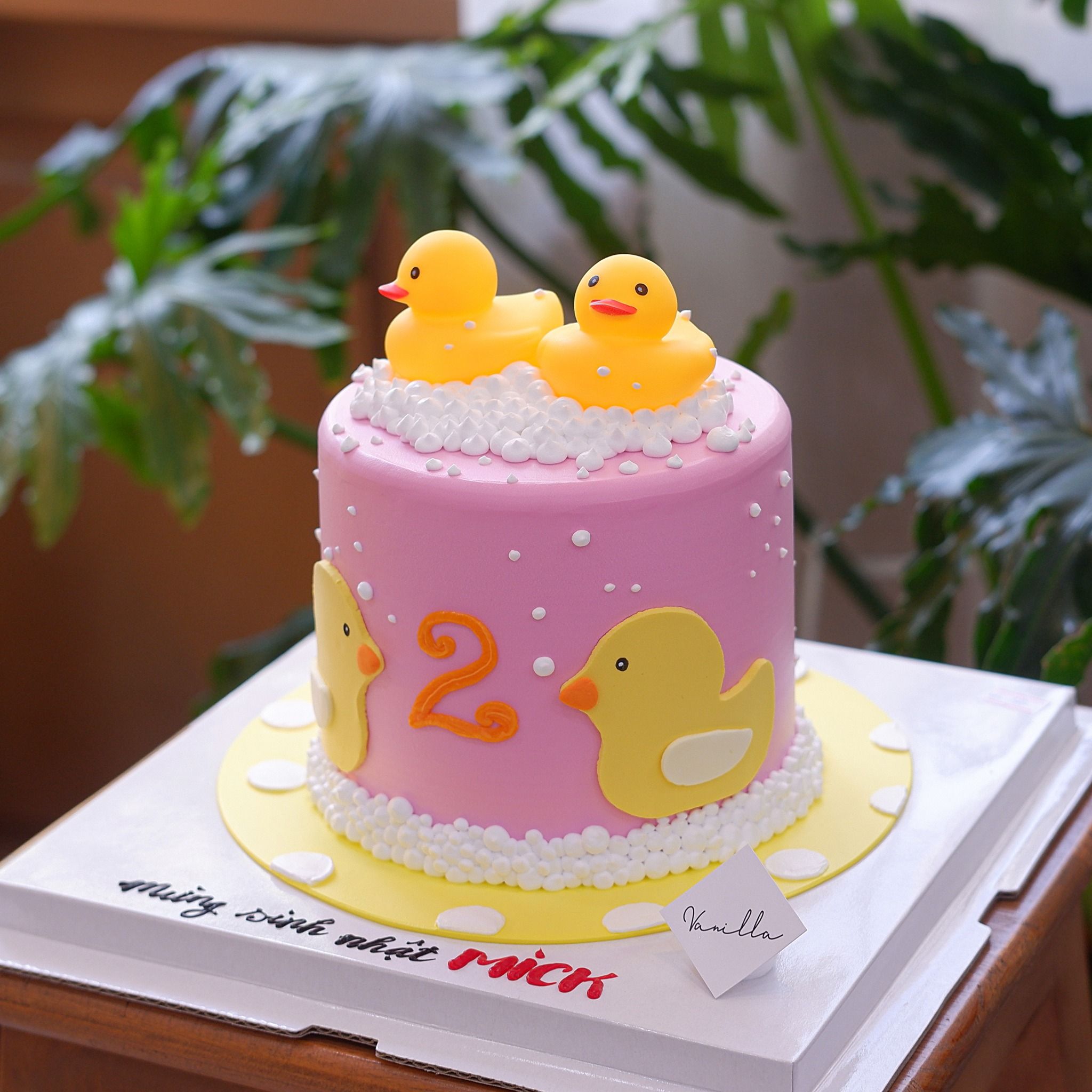 Bánh nặn tạo hình gắn con vịt