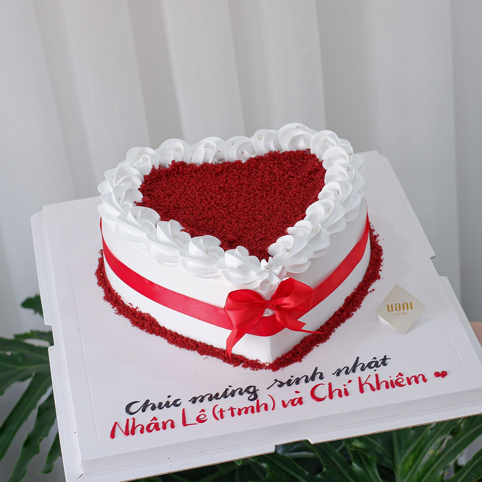 Bánh kem tim rắc bột red