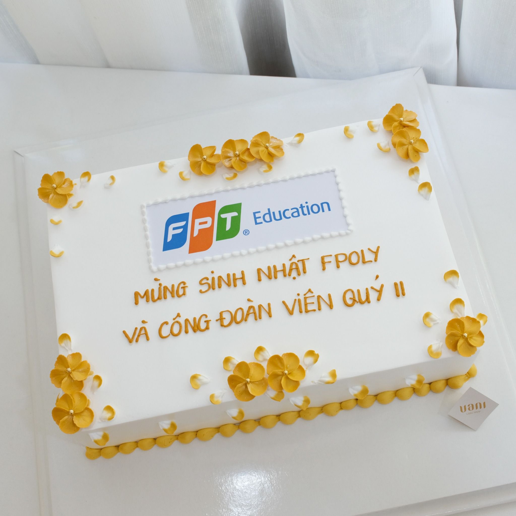 Bánh in logo công ty