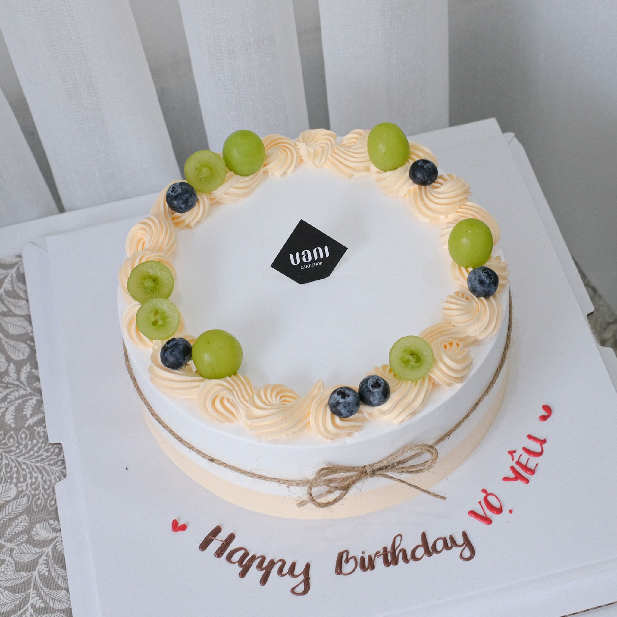 Bánh trang trí nho xanh, việt quất