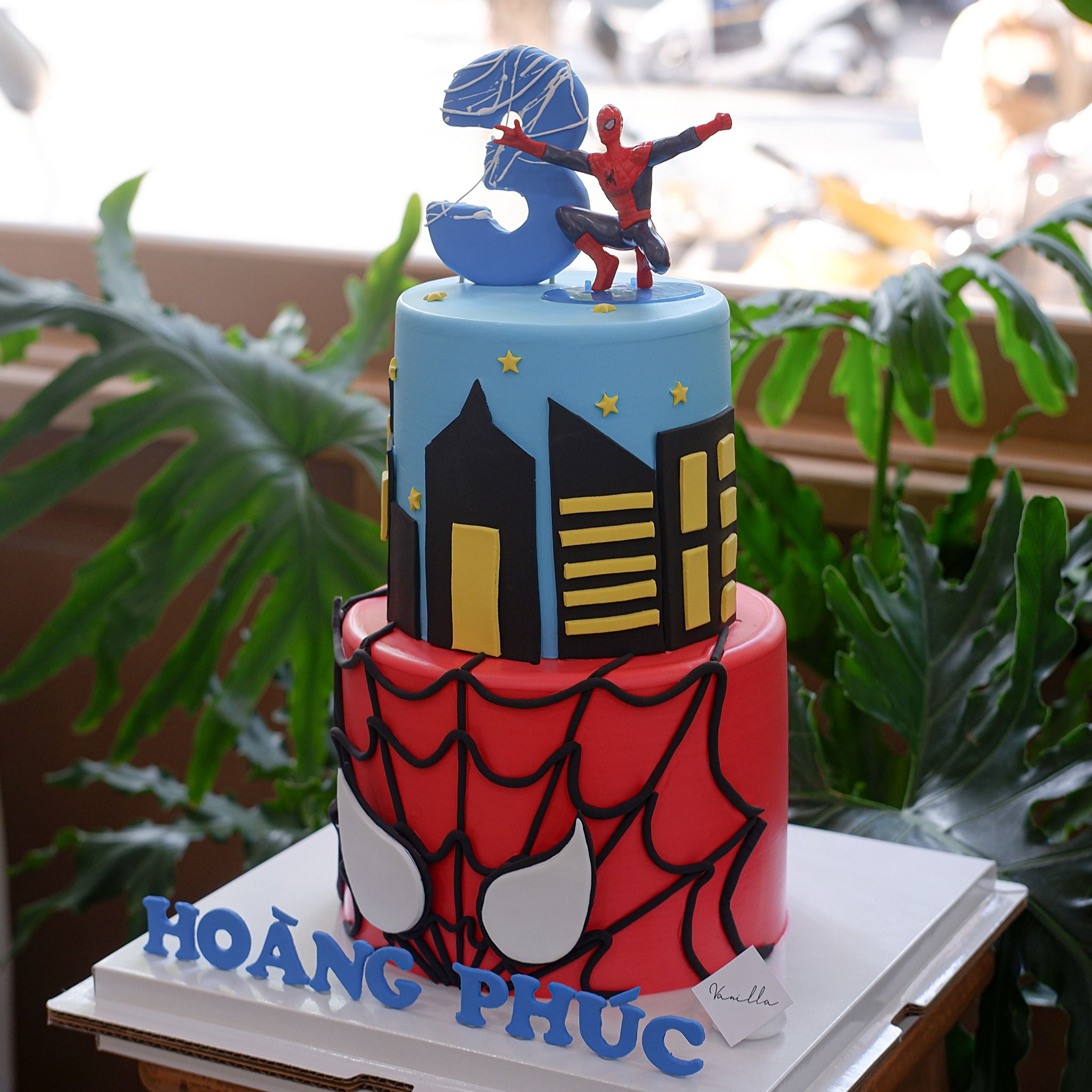 Bánh nặn tạo hình chủ đề spider man - Bánh kem sinh nhật Đà Nẵng