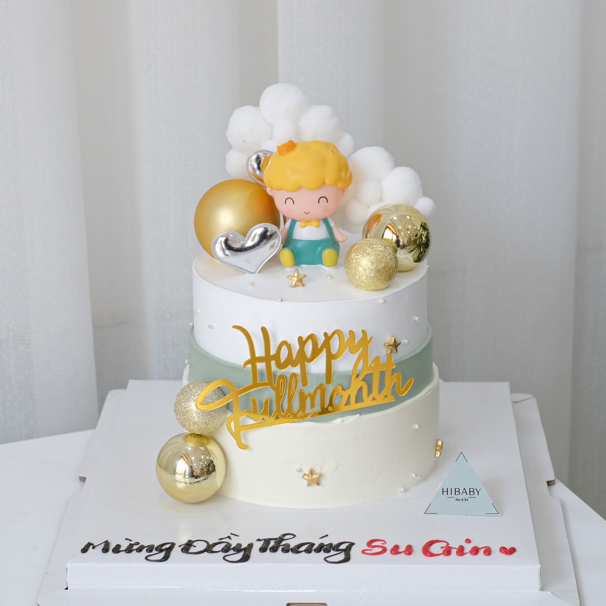 Bánh gắn tượng nhựa bé trai