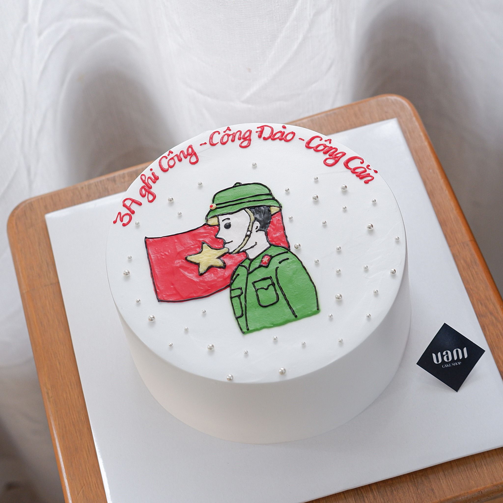 Bánh vẽ chú bộ đội