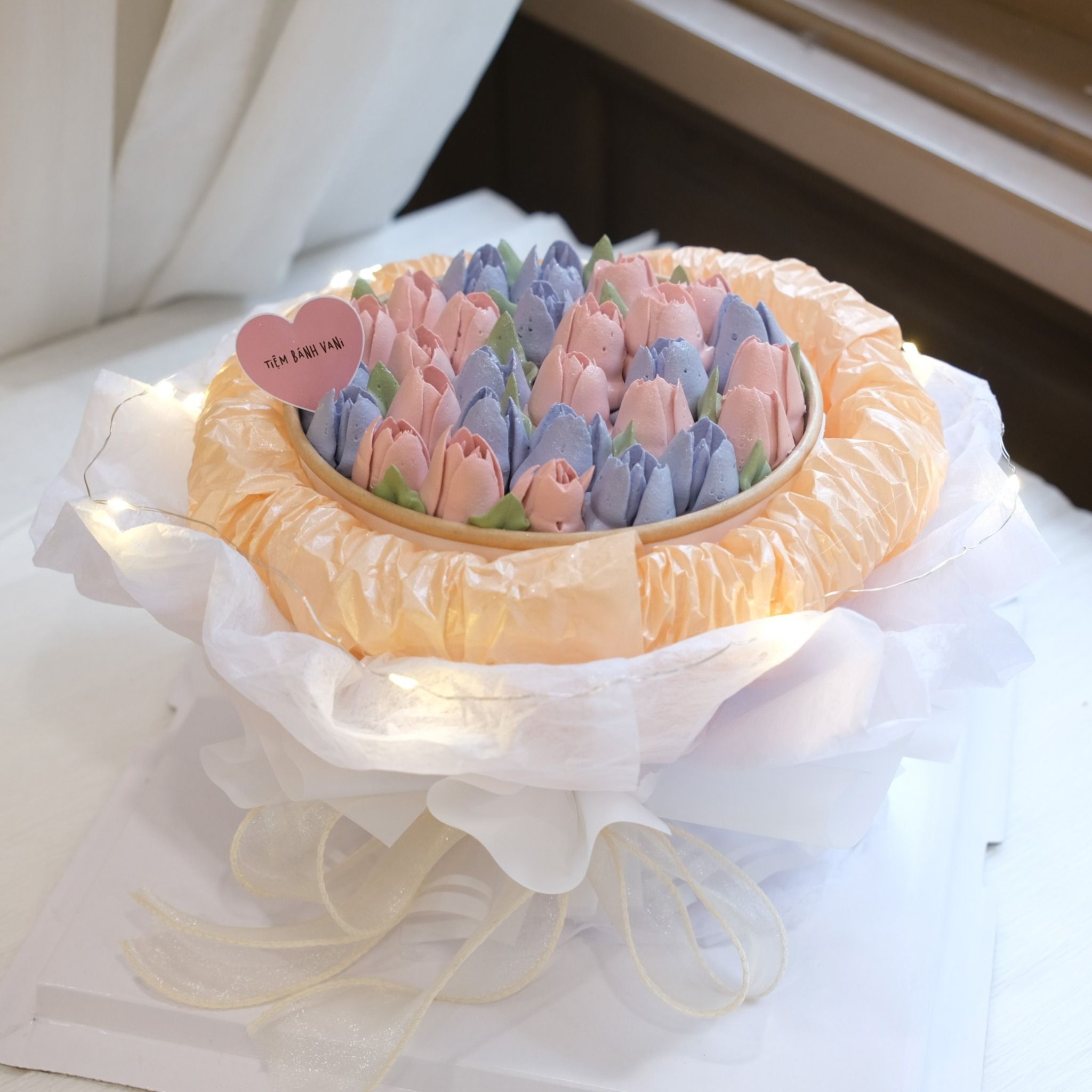 bánh kem hoa tulip