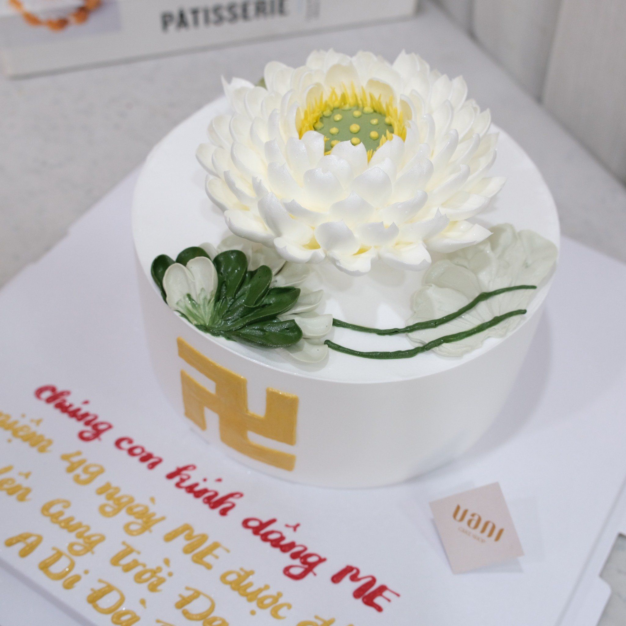 Bánh bắt hoa kem - bánh hoa sen