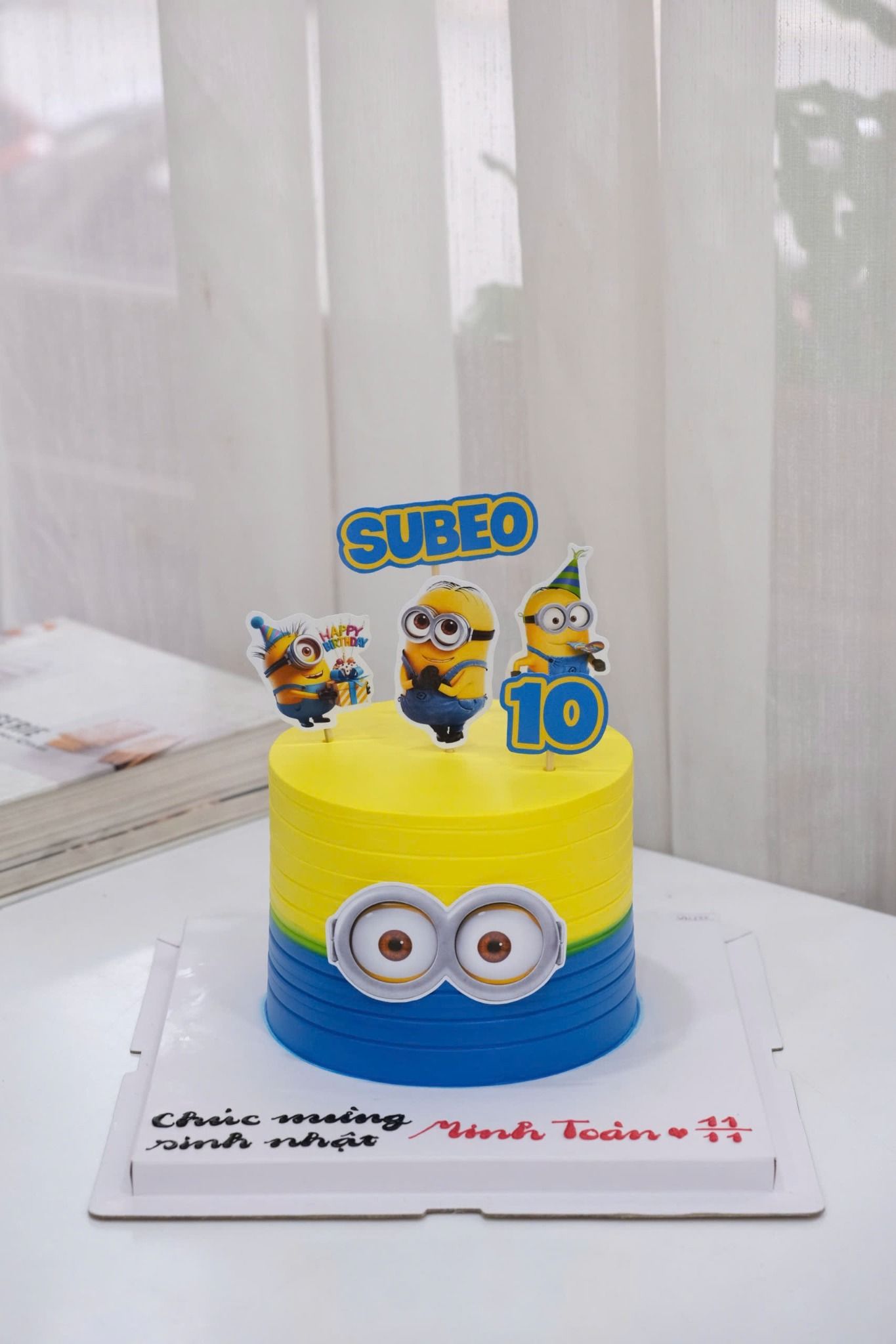 bánh kem minion