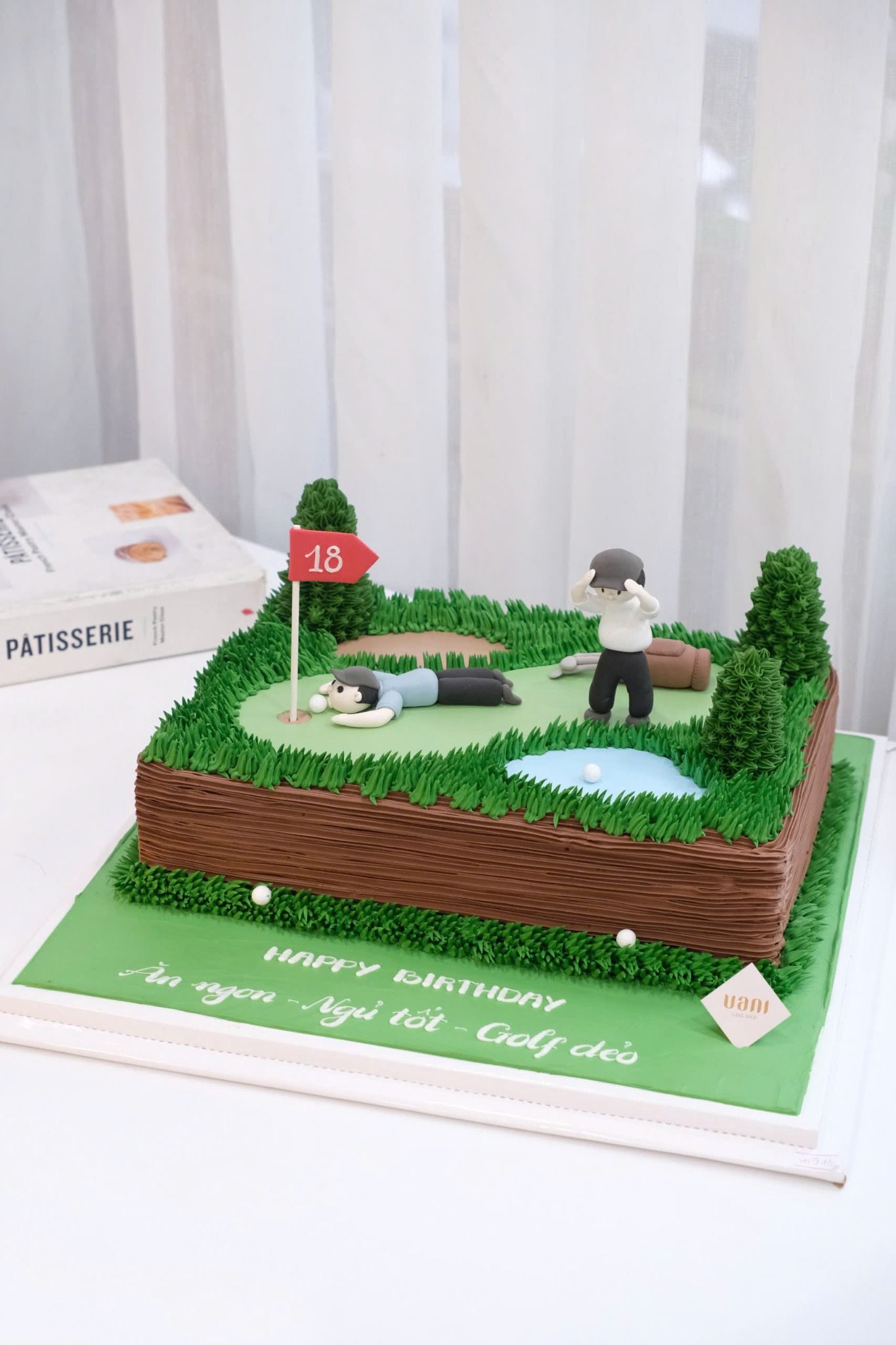 bánh kem sân golf