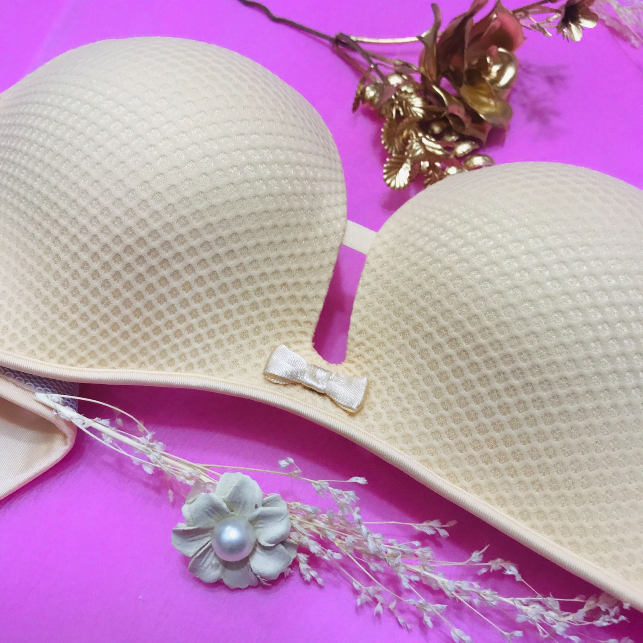 Áo Quây Xẻ Ngực Cô Dâu