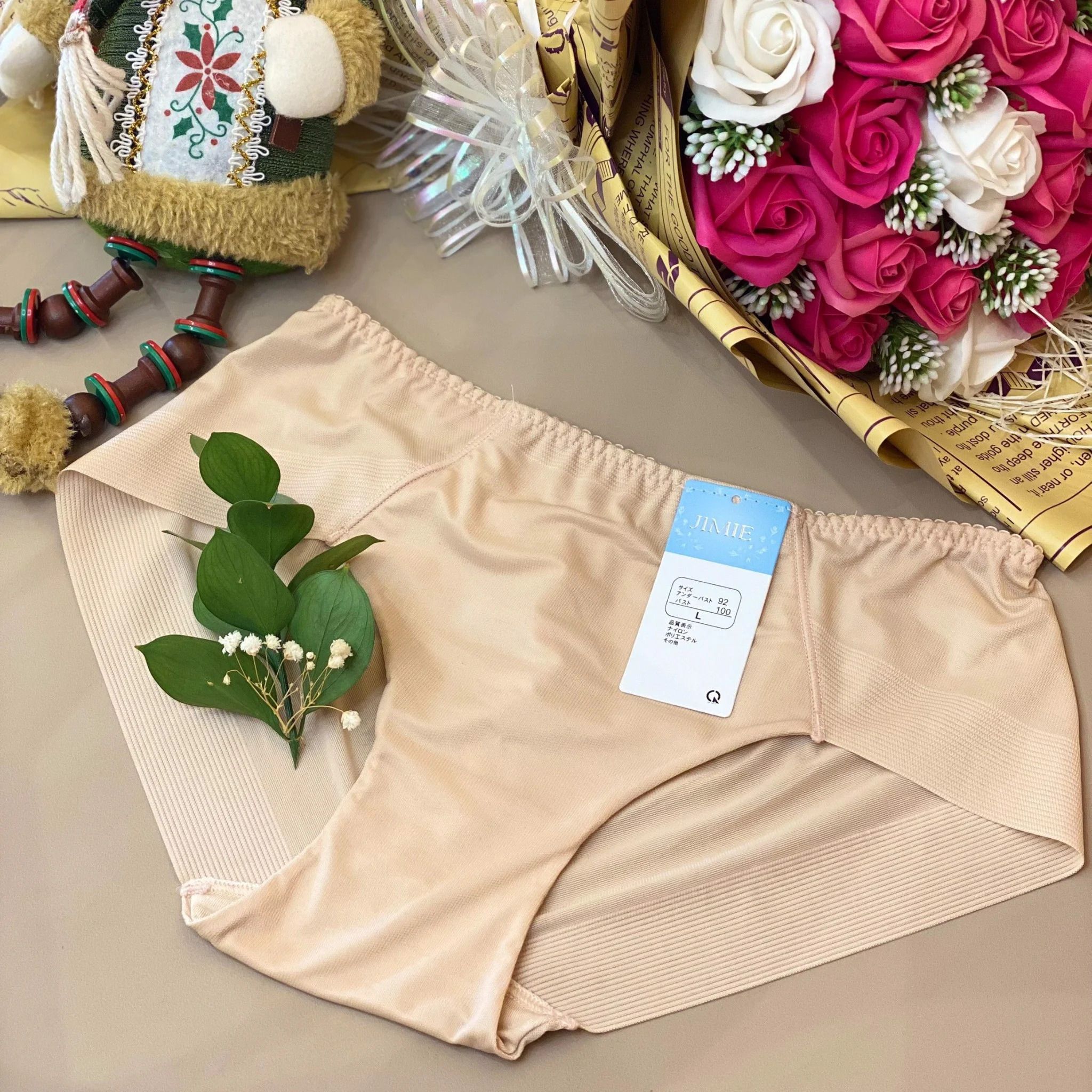 Quần Lót Không Viền Ren Mịn 1600