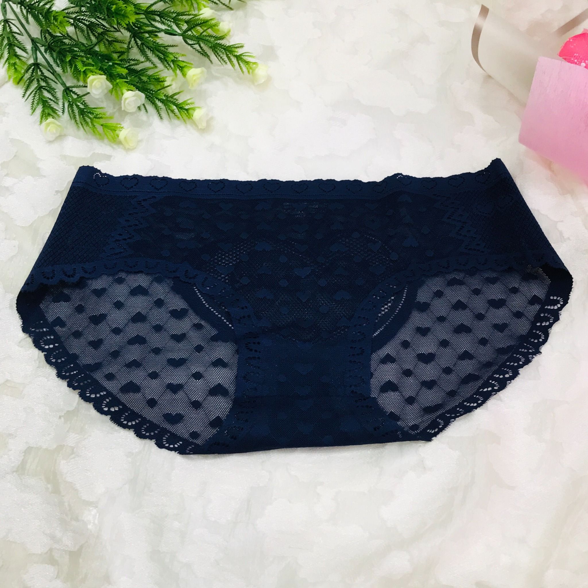 Quần lót lưới trái tim LS759