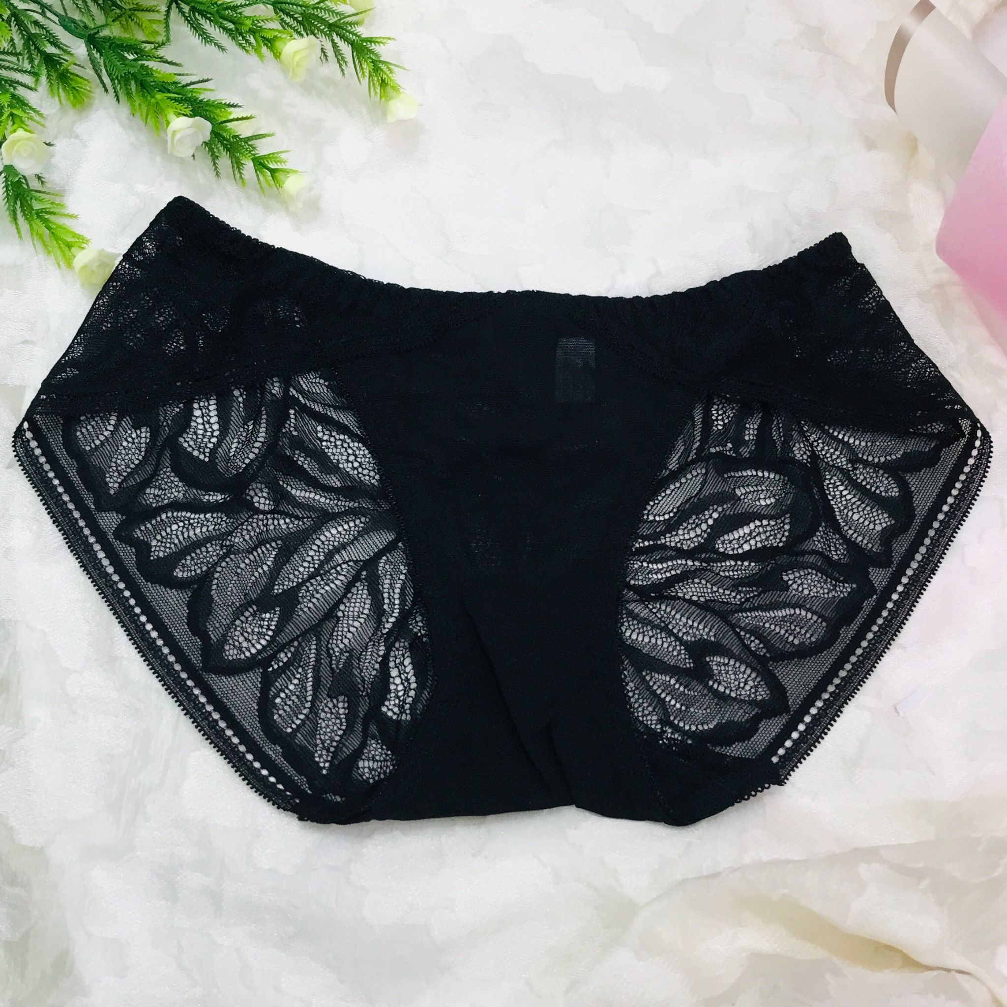 Quần lót ren vân hoa LS0754