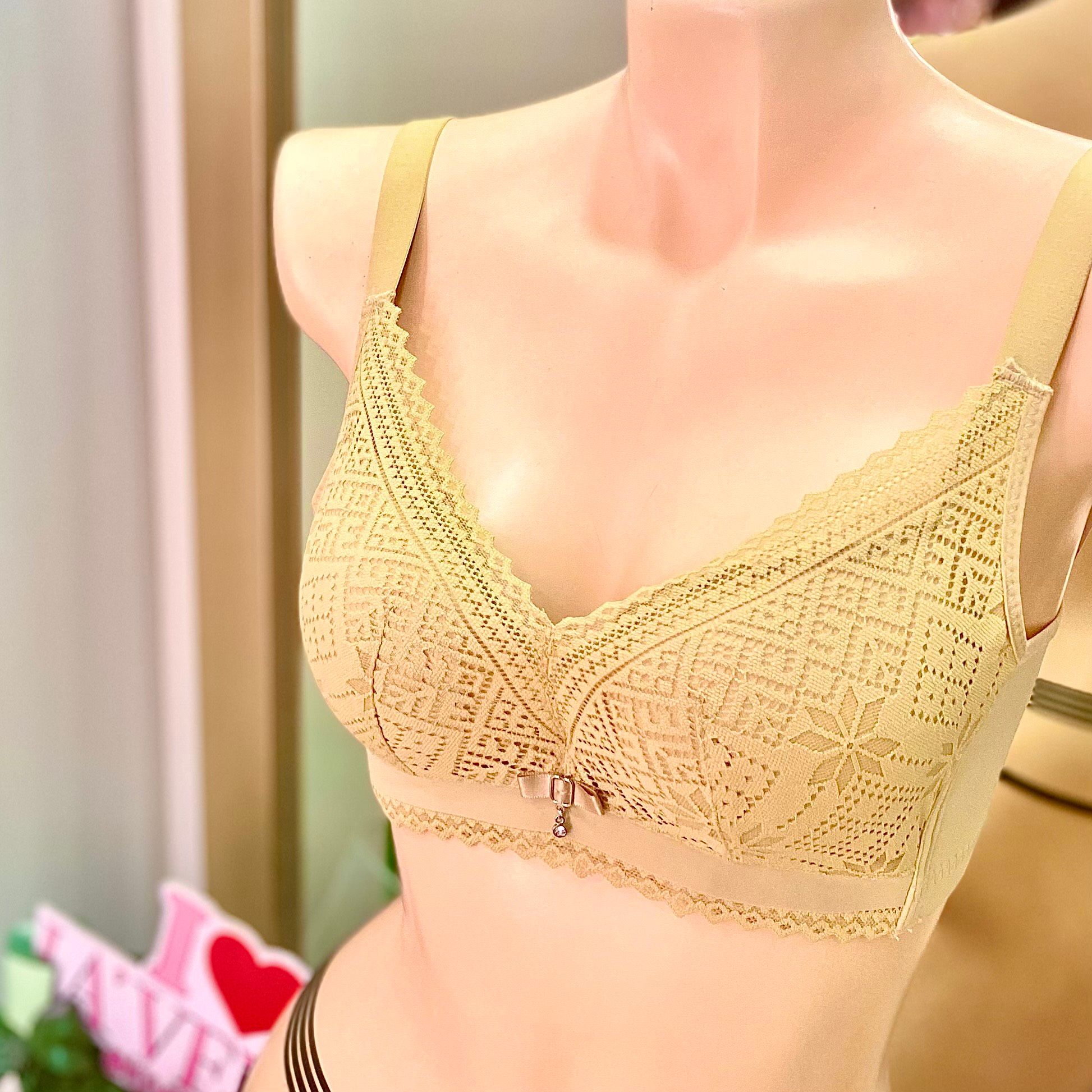 Áo Ngực Không Gọng Đệm Vừa 4 Nấc Cài 3035