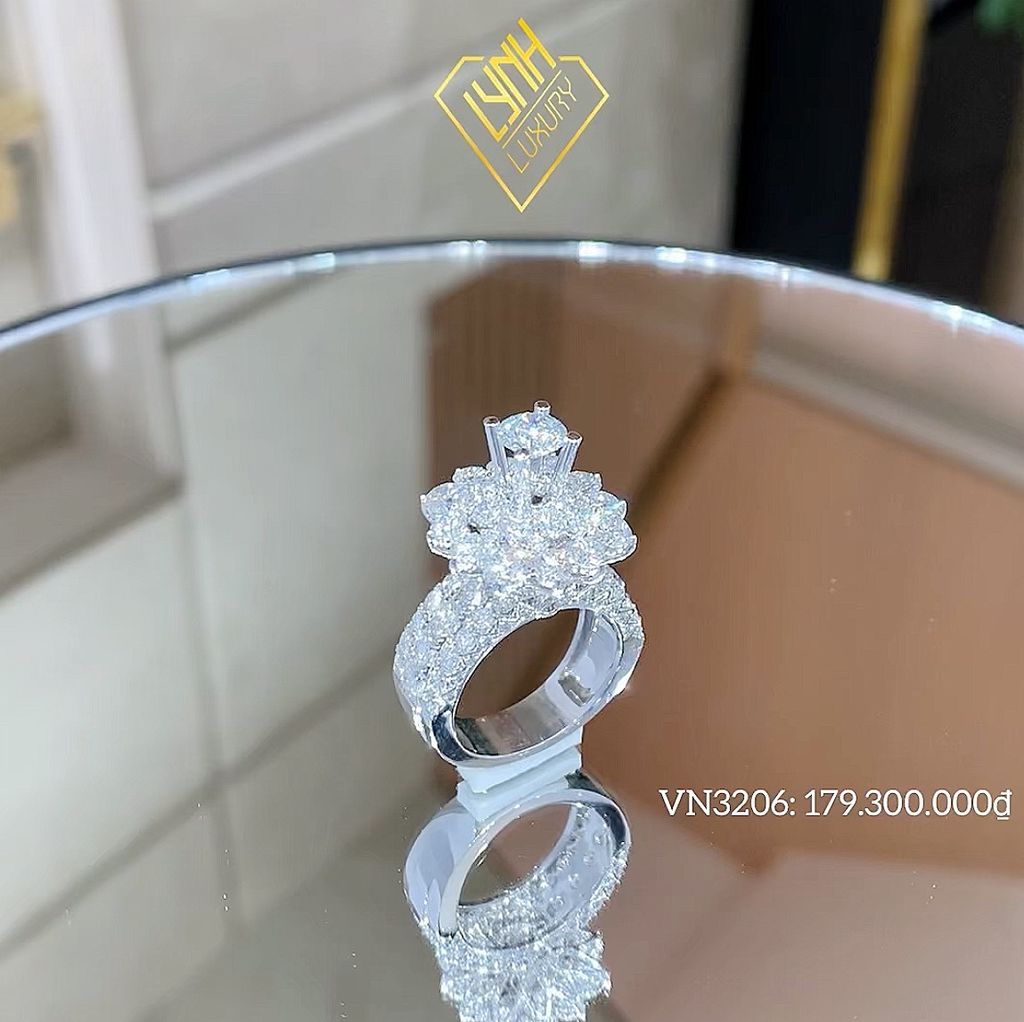 NHẪN KIM CƯƠNG LYNH LUXURY