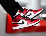  Giày Nike Air Jordan 1 Mid ‘Chicago Black Toe’ 