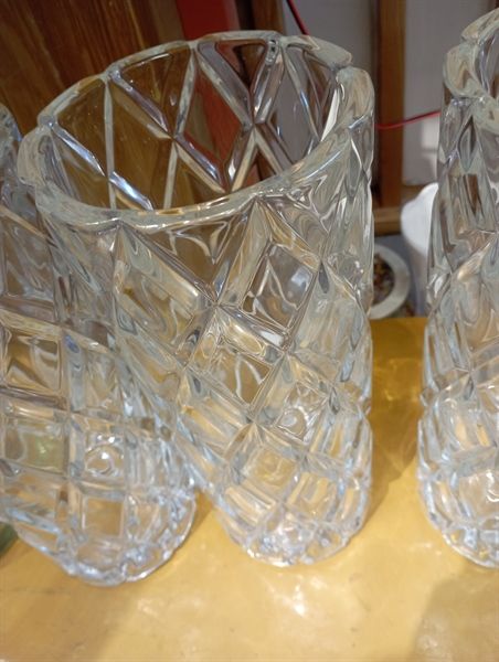 BÌNH HOA KIỂU 2 (BÌNH ỐNG 30 KIM CƯƠNG TRẮNG)
