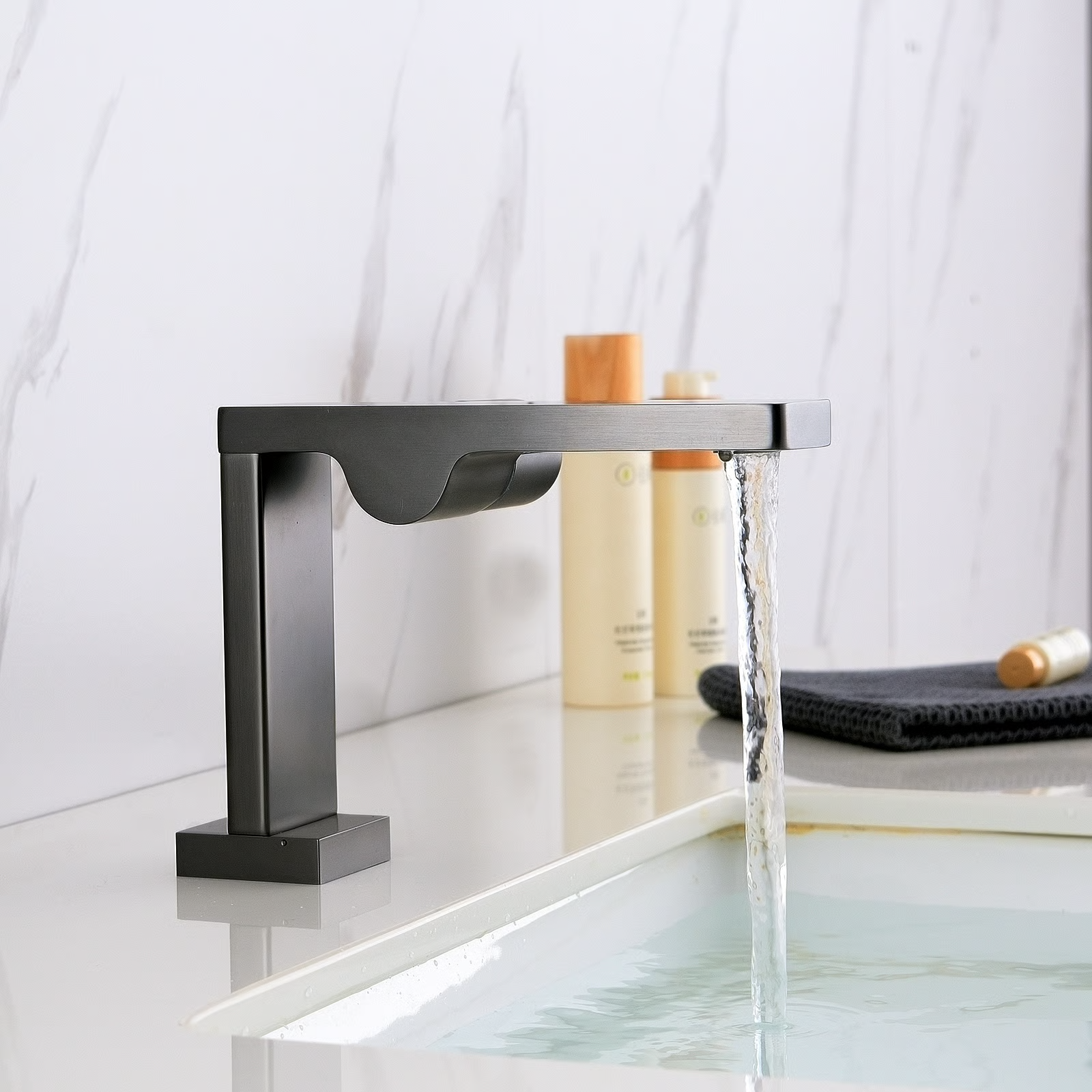 Vòi chậu lavabo cao 144mm bằng đồng XELU