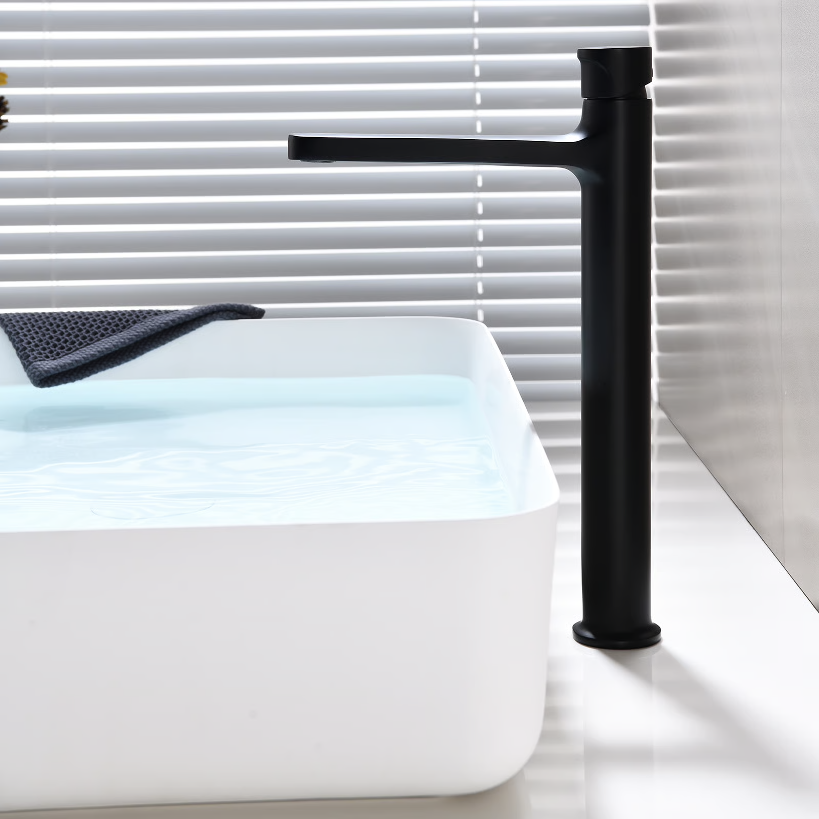 Vòi chậu lavabo cao 326mm bằng đồng XELU