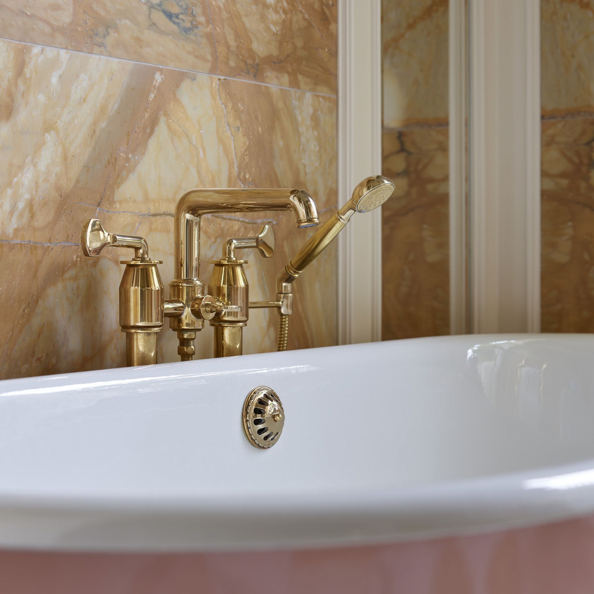  Vòi bồn tắm gắn sàn cổ điển bằng đồng Drumlea - D1683 
