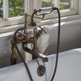 Vòi bồn tắm gắn sàn cổ điển bằng đồng Drummu - D1741 