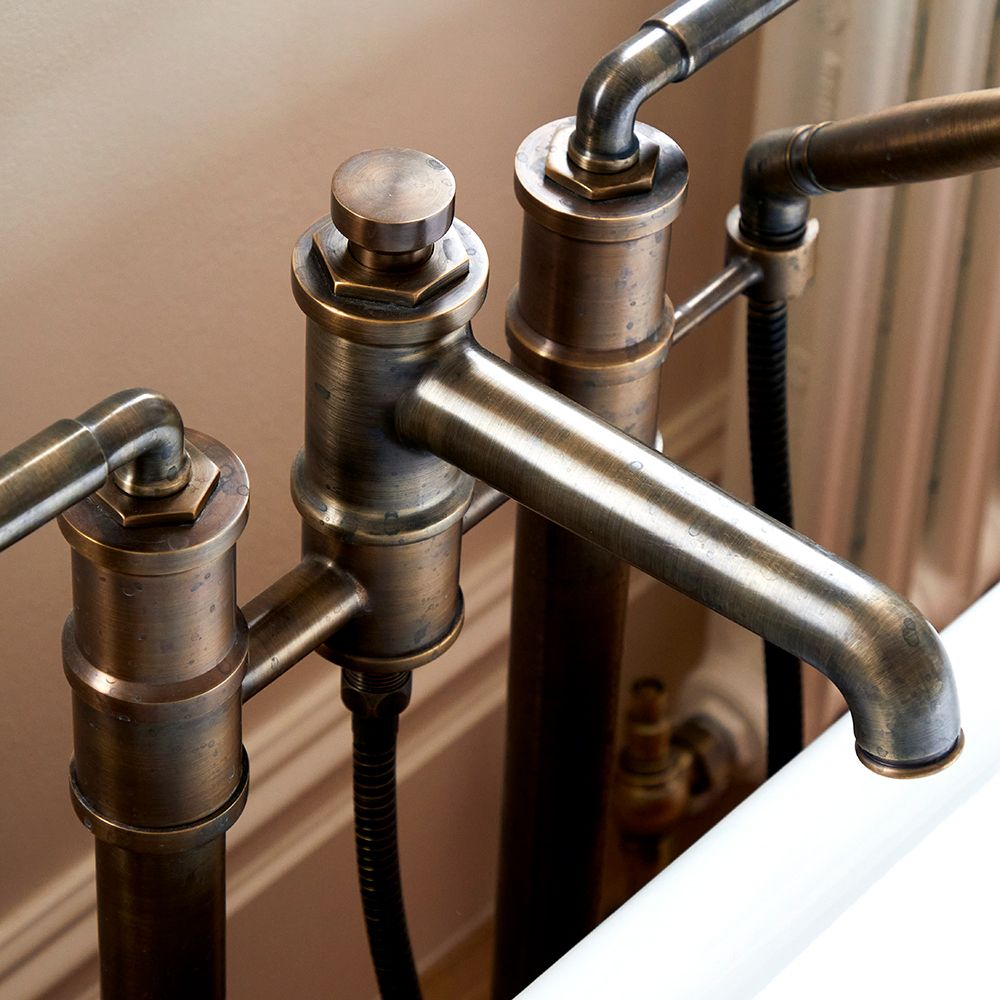  Vòi bồn tắm gắn sàn cổ điển bằng đồng Drumbel - D1858 